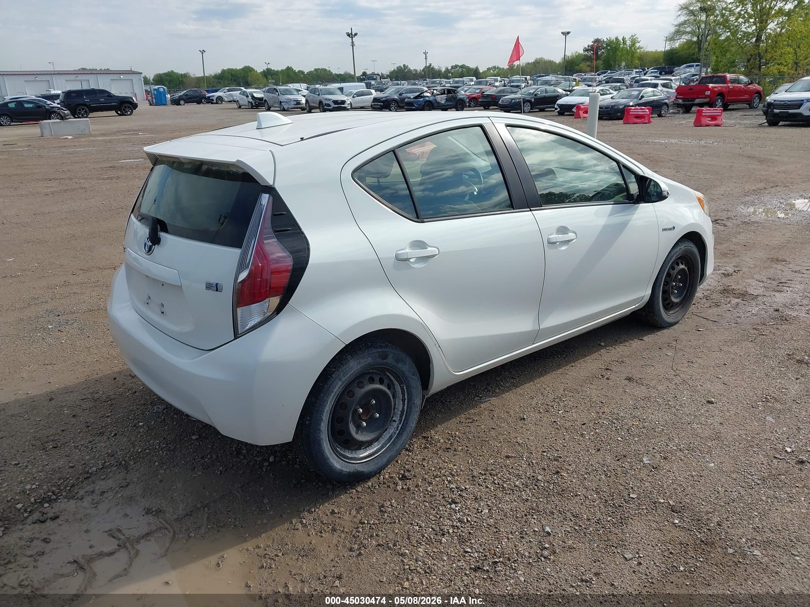 TOYOTA PRIUS image 4