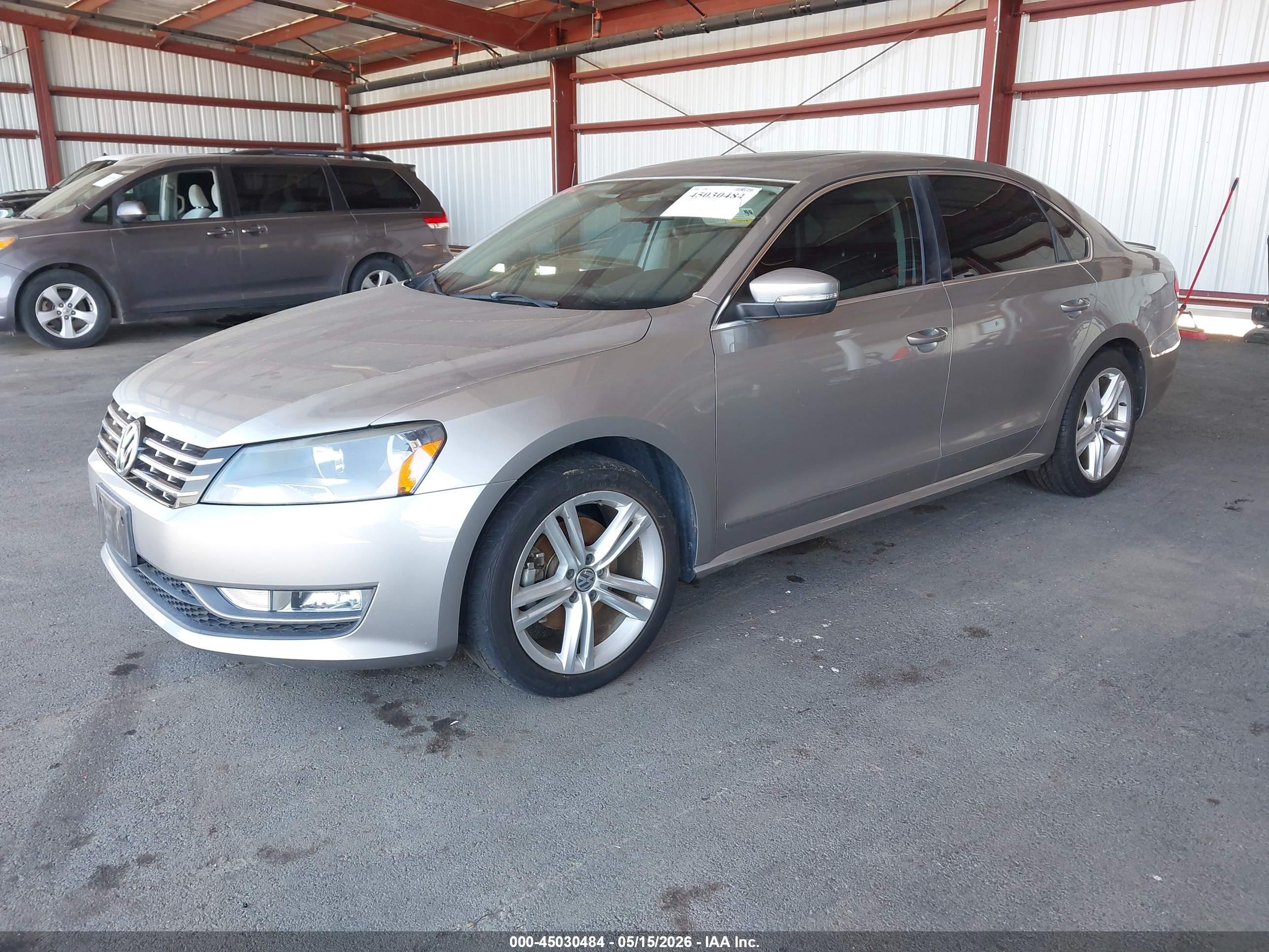 VOLKSWAGEN PASSAT image 2