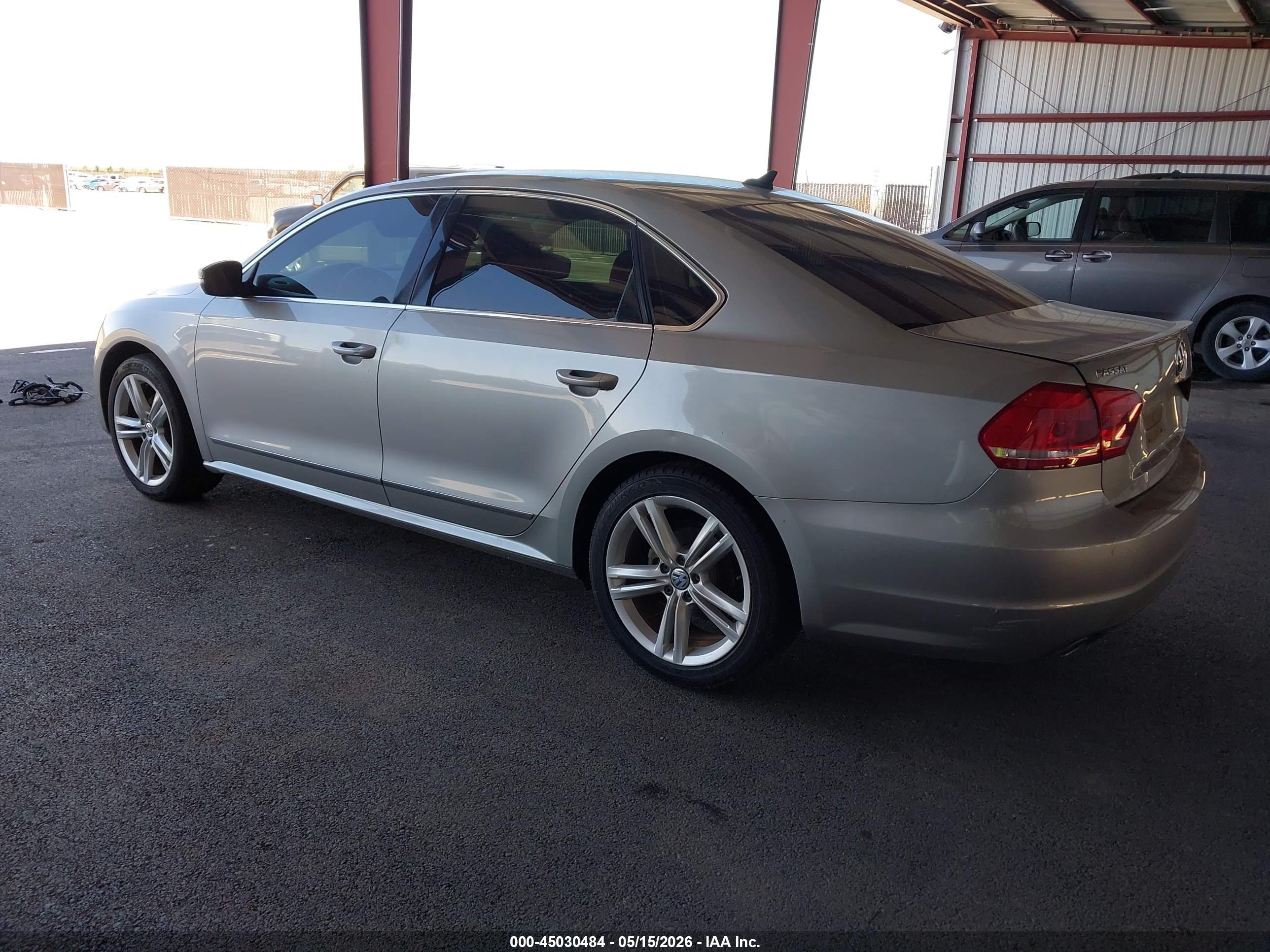 VOLKSWAGEN PASSAT image 3