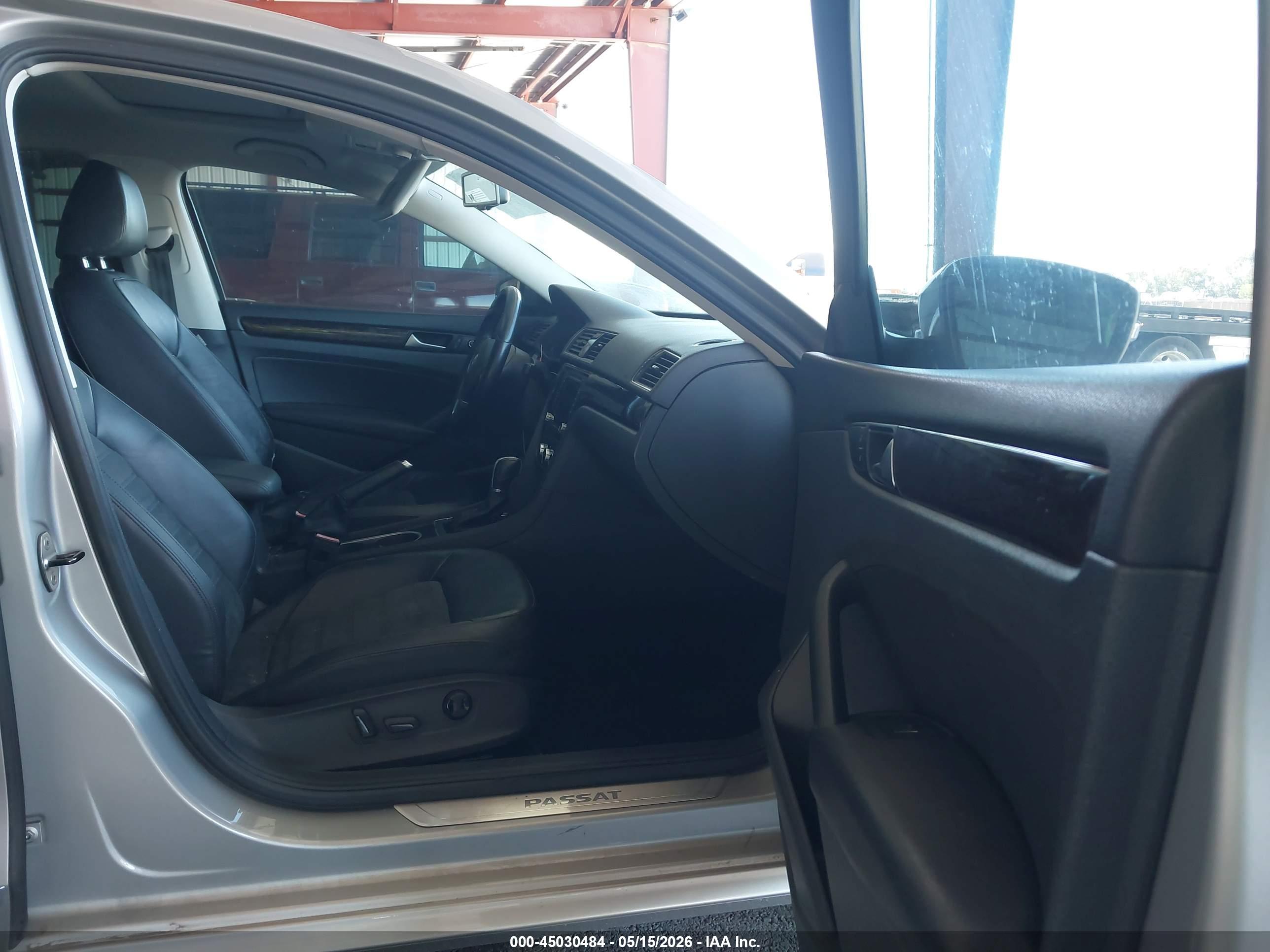 VOLKSWAGEN PASSAT image 5