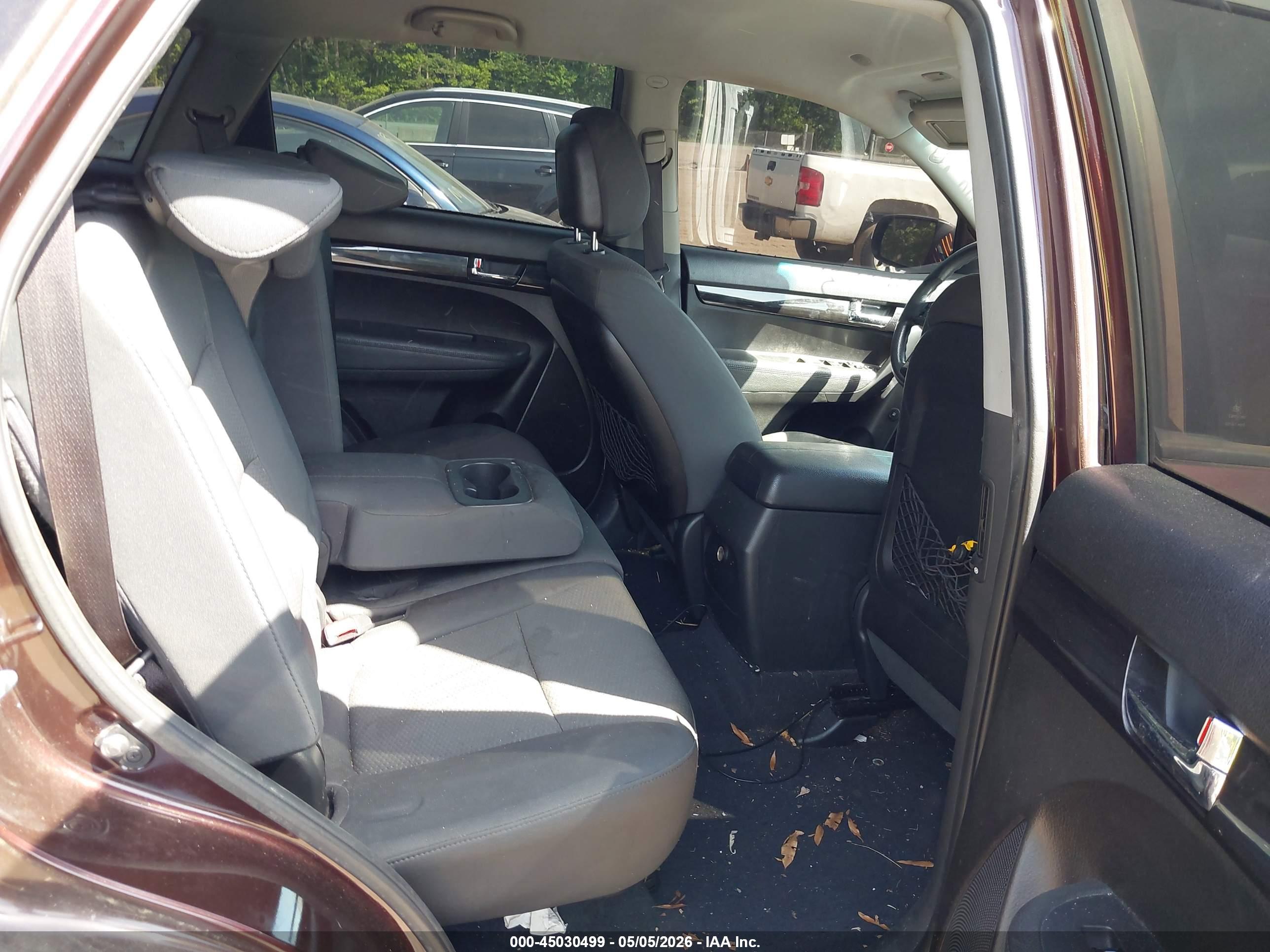 KIA SORENTO image 8
