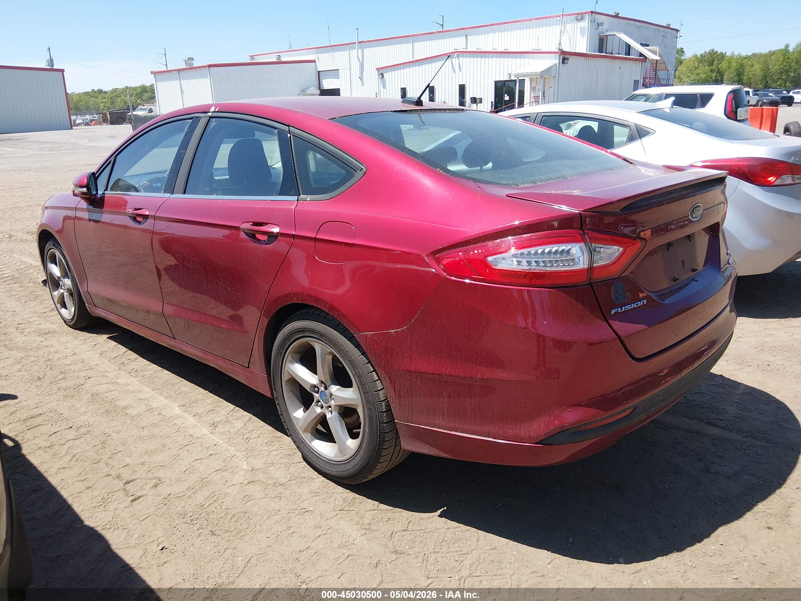 FORD FUSION image 3