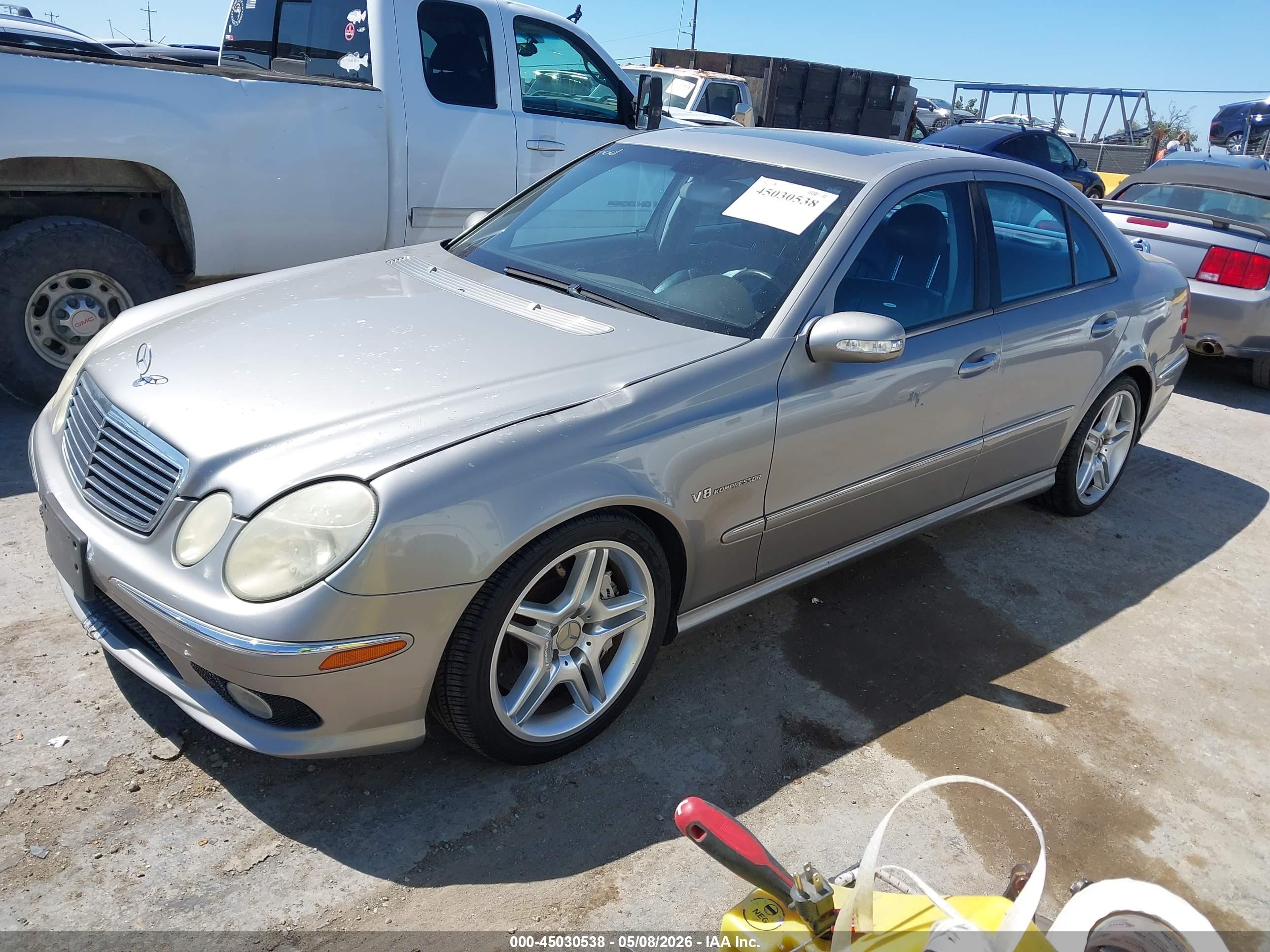 MERCEDES-BENZ E image 2