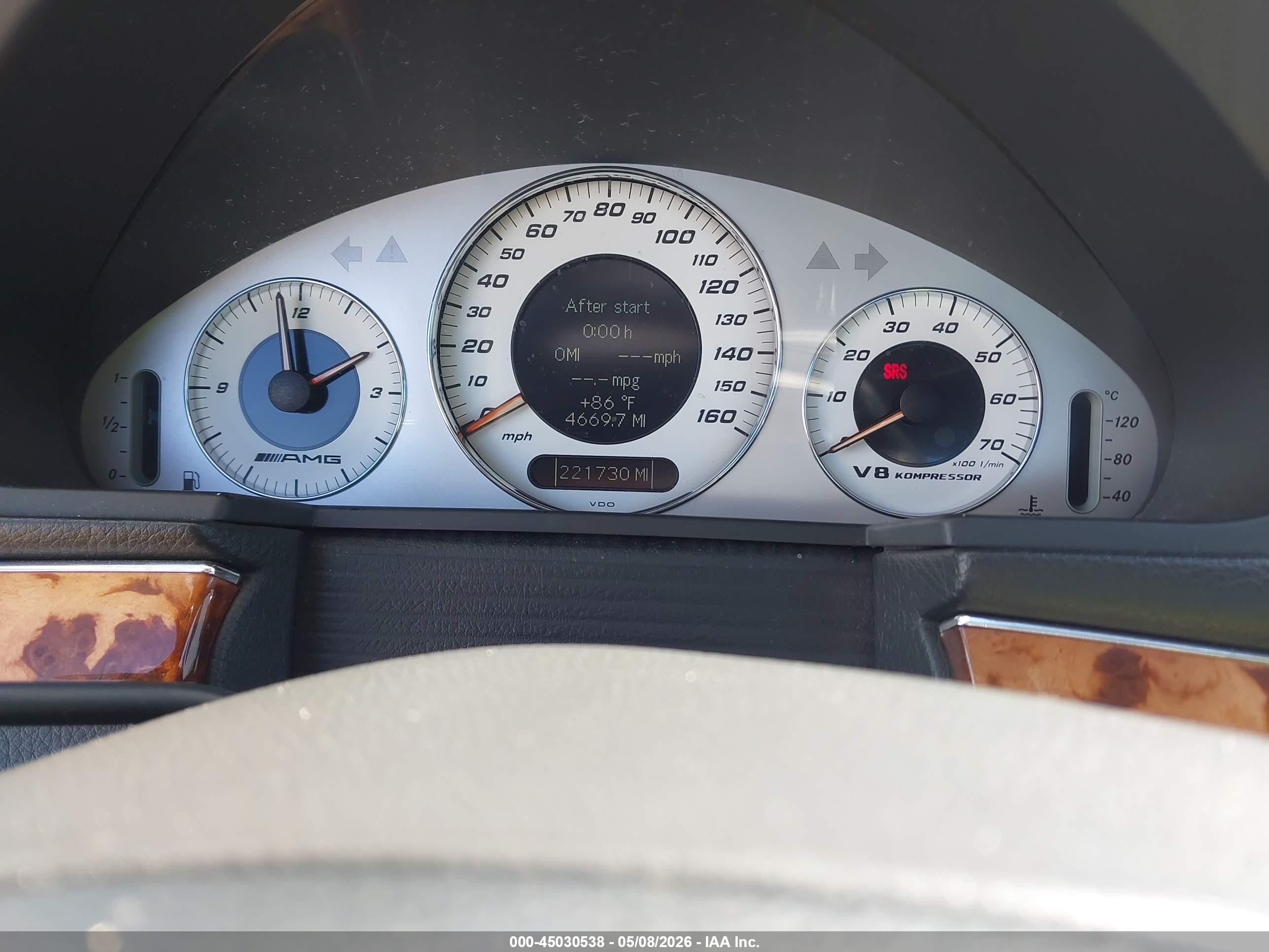 MERCEDES-BENZ E image 7