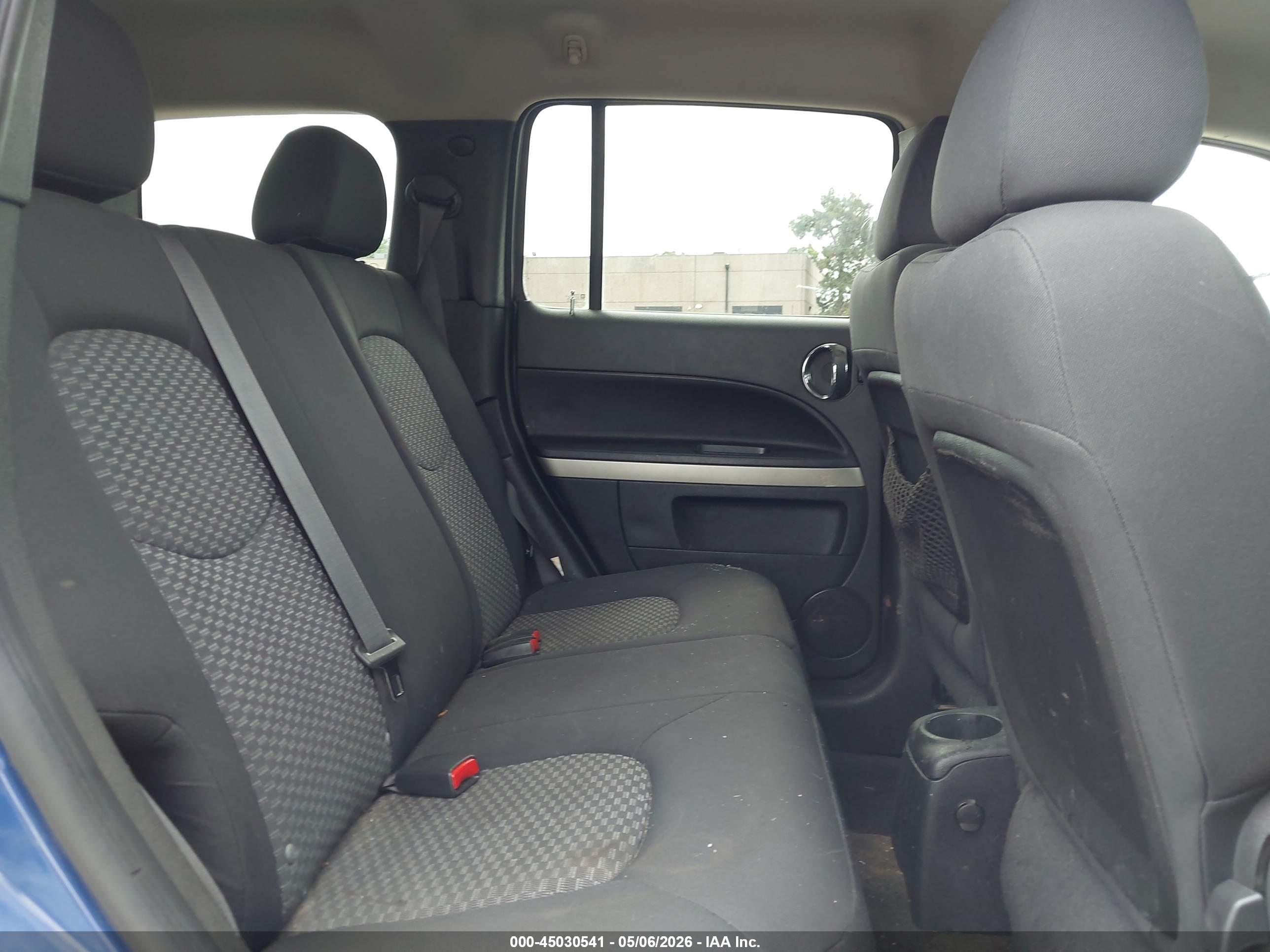 CHEVROLET HHR image 8
