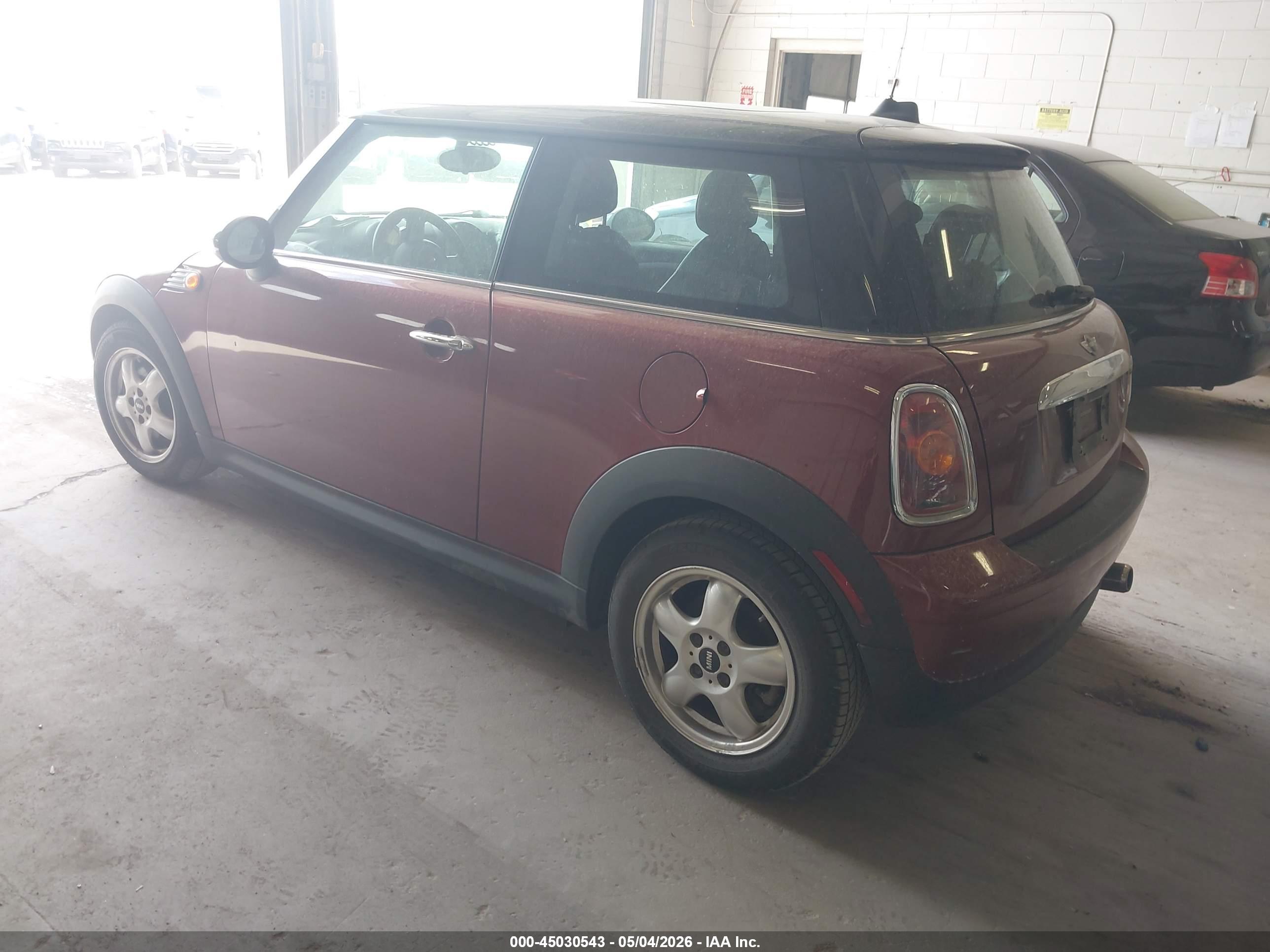 MINI COOPER image 3