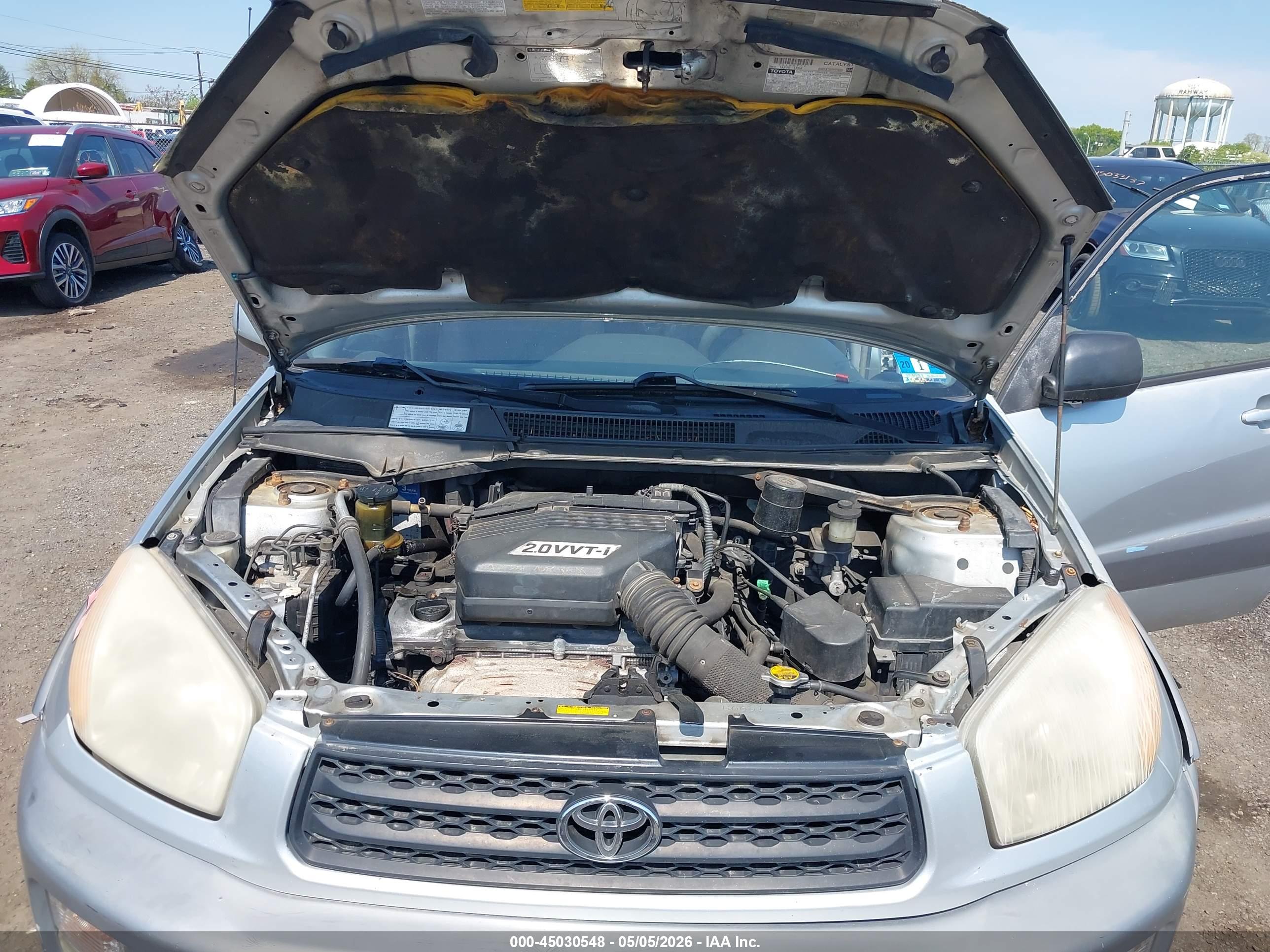 TOYOTA RAV4 image 10