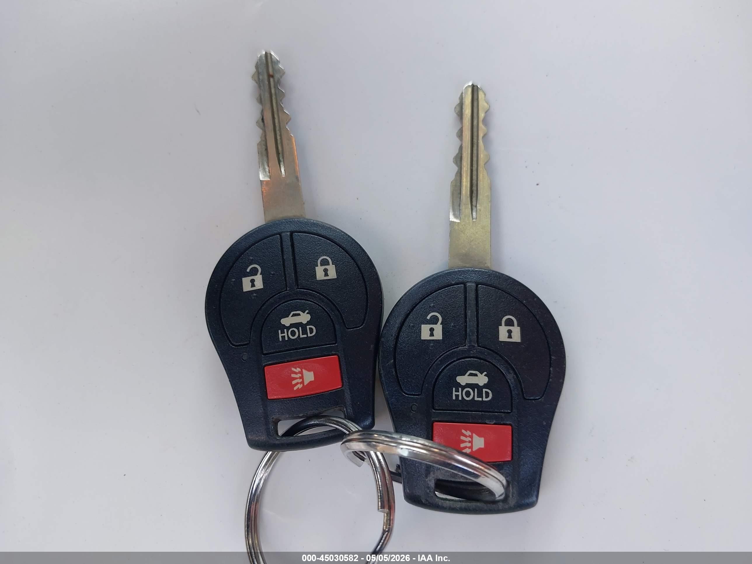 NISSAN VERSA image 11