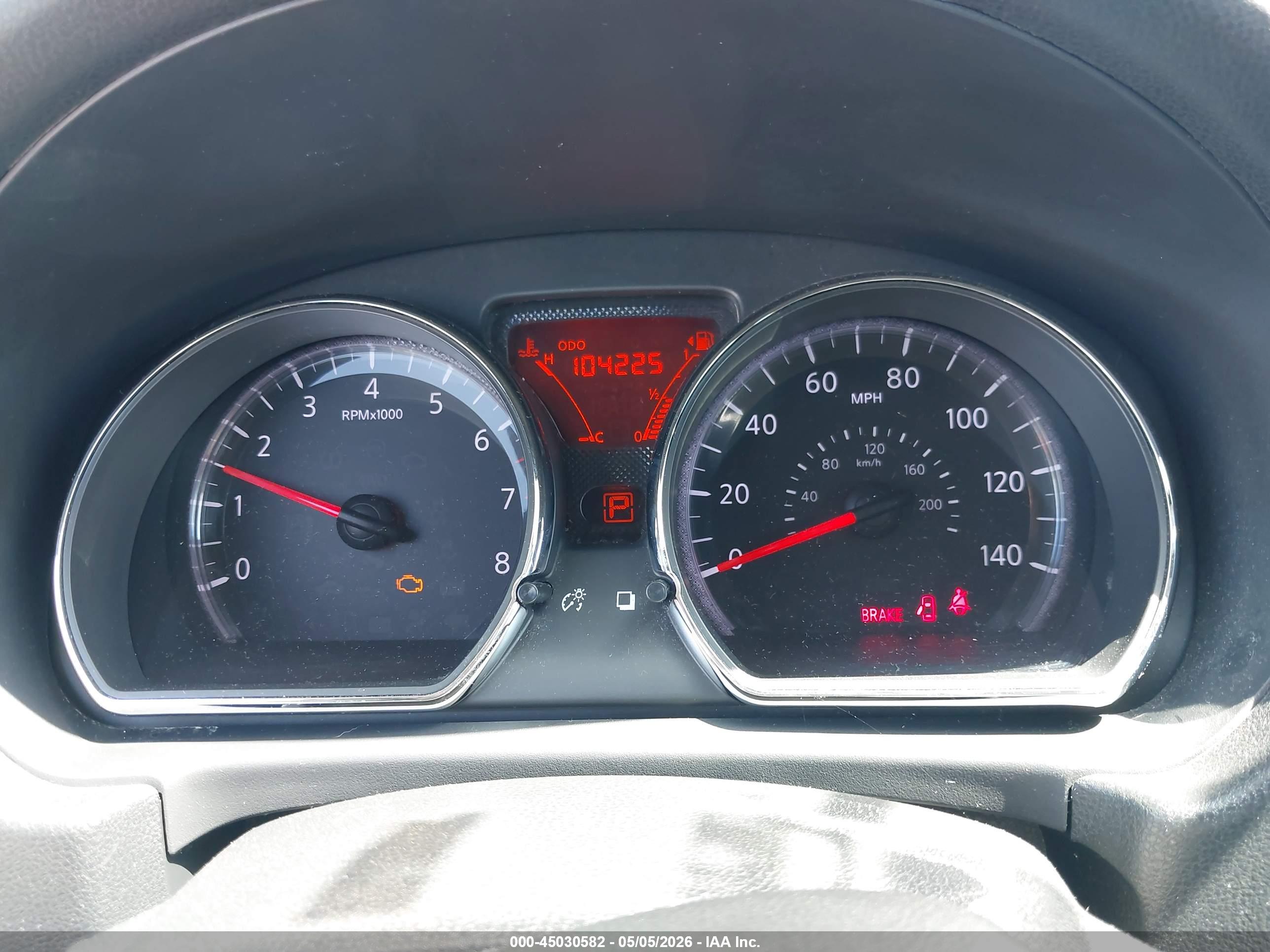NISSAN VERSA image 7
