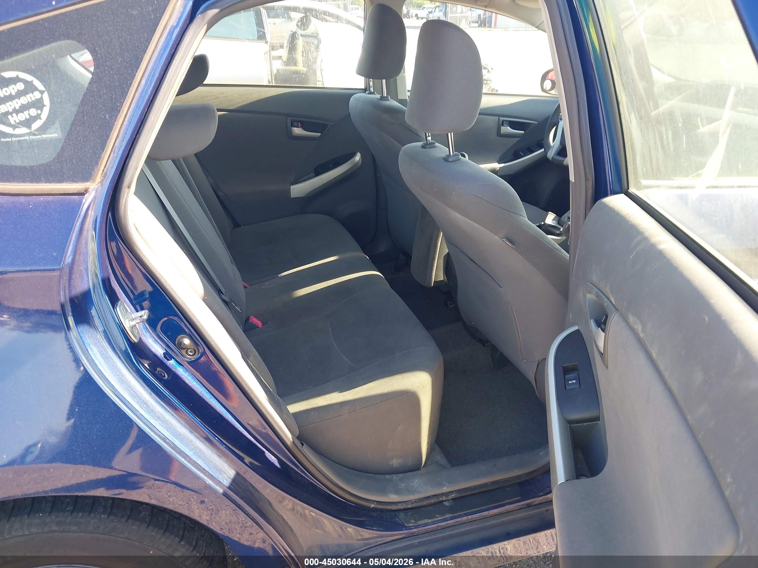 TOYOTA PRIUS image 8