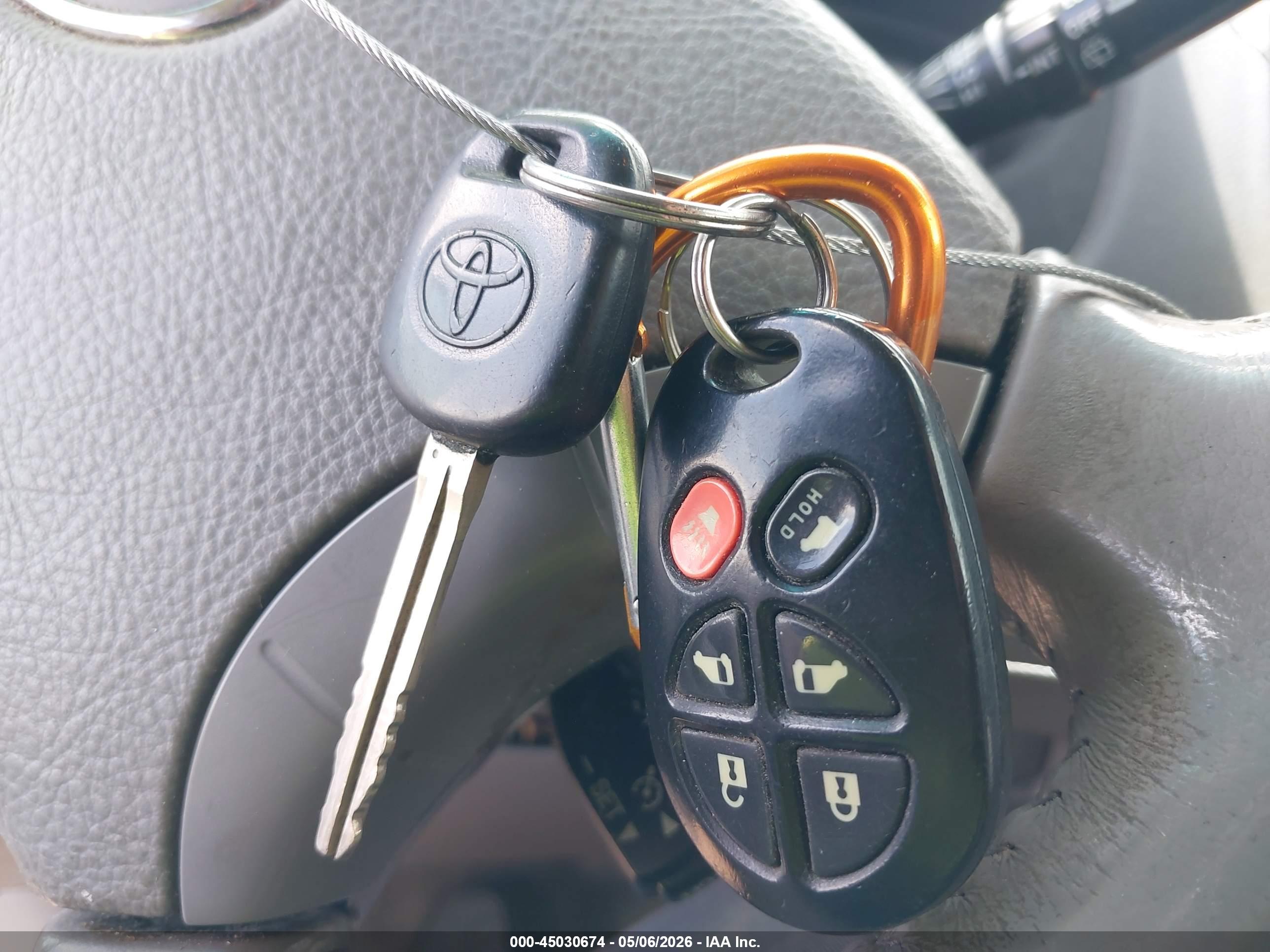 TOYOTA SIENNA image 11