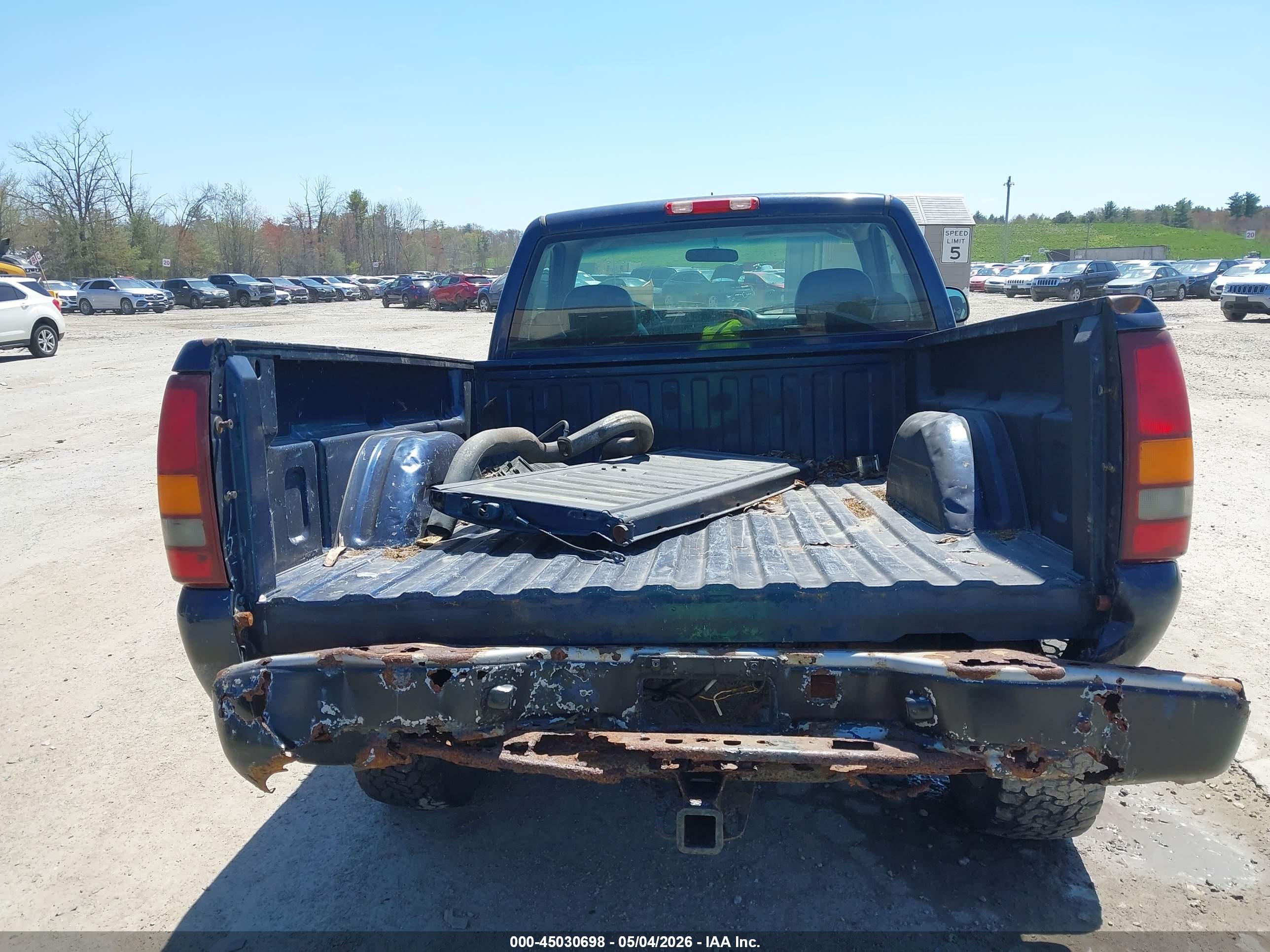 CHEVROLET SILVERADO image 8