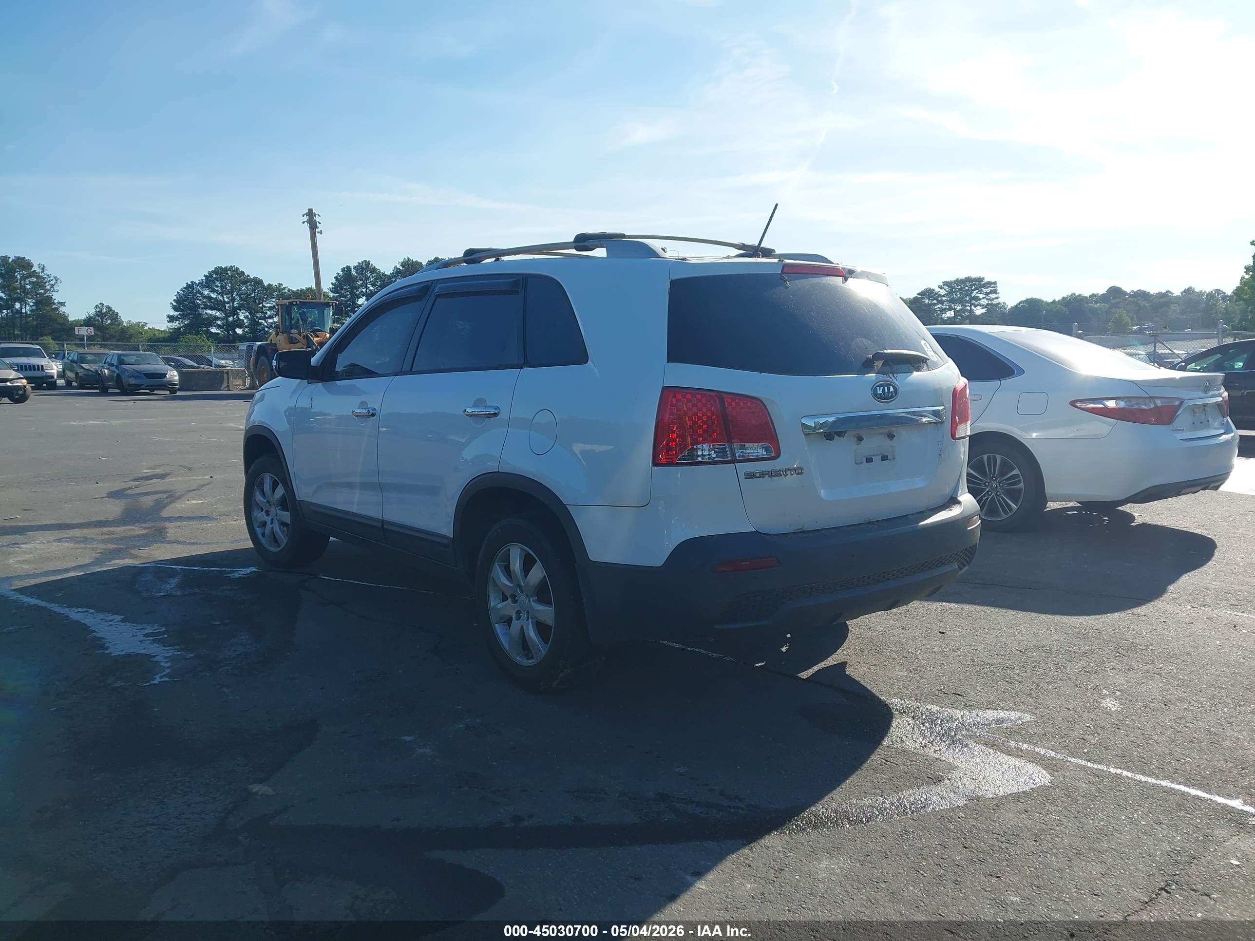 KIA SORENTO image 3