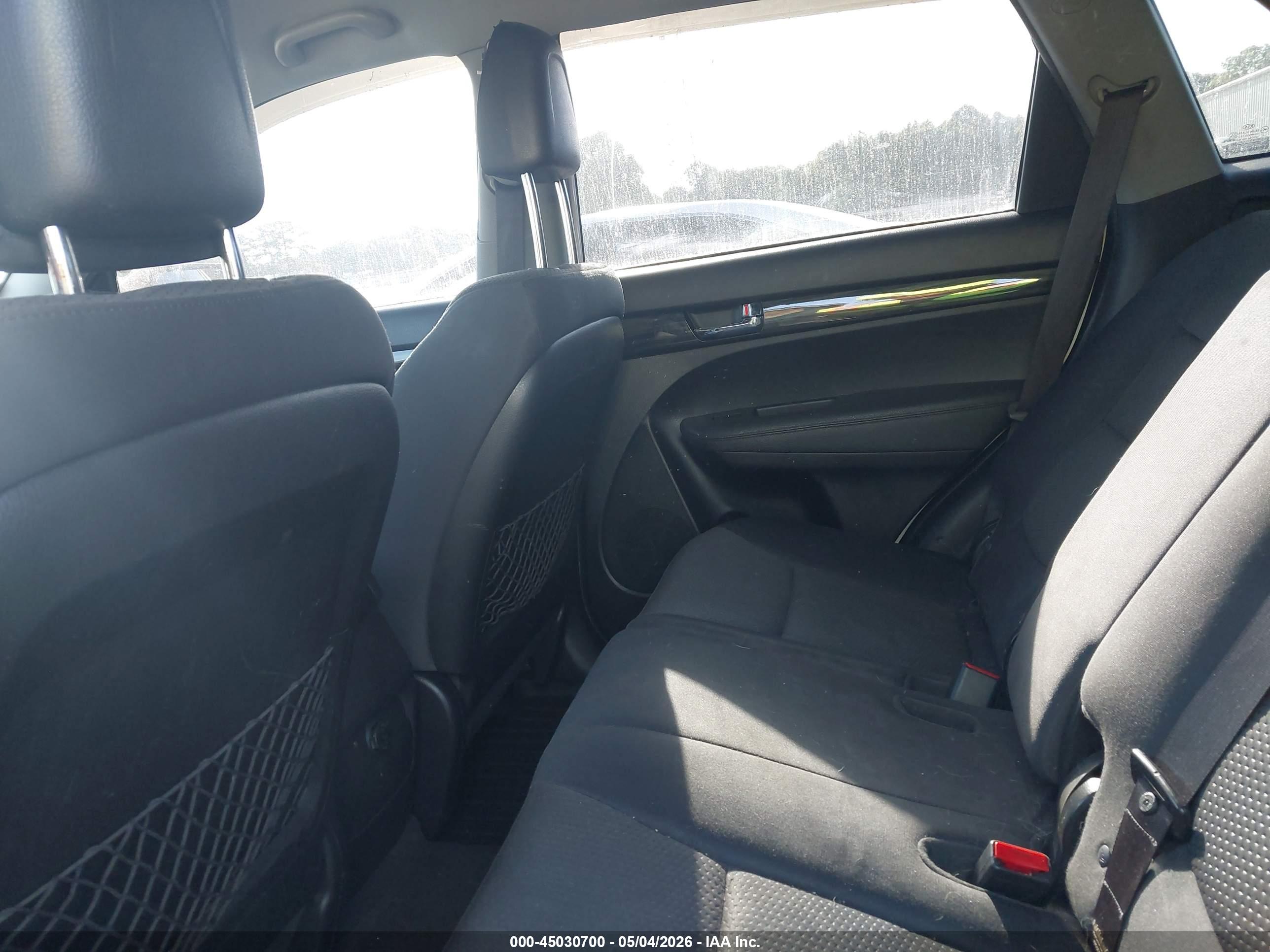KIA SORENTO image 8