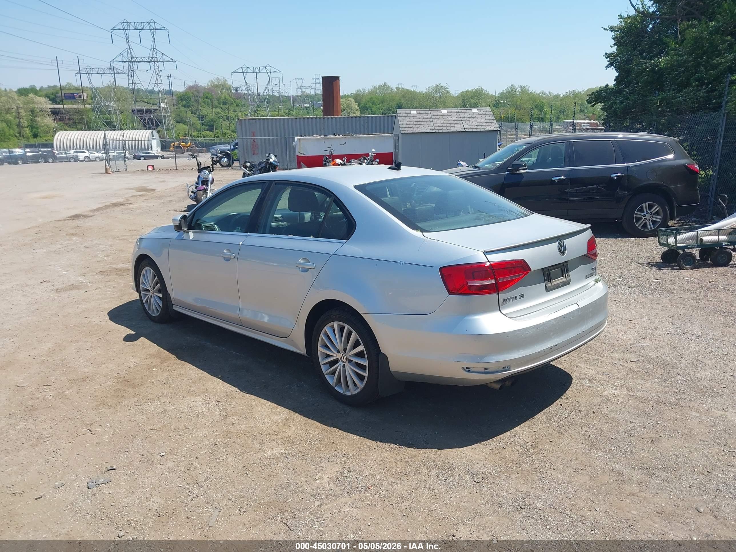 VOLKSWAGEN JETTA image 3