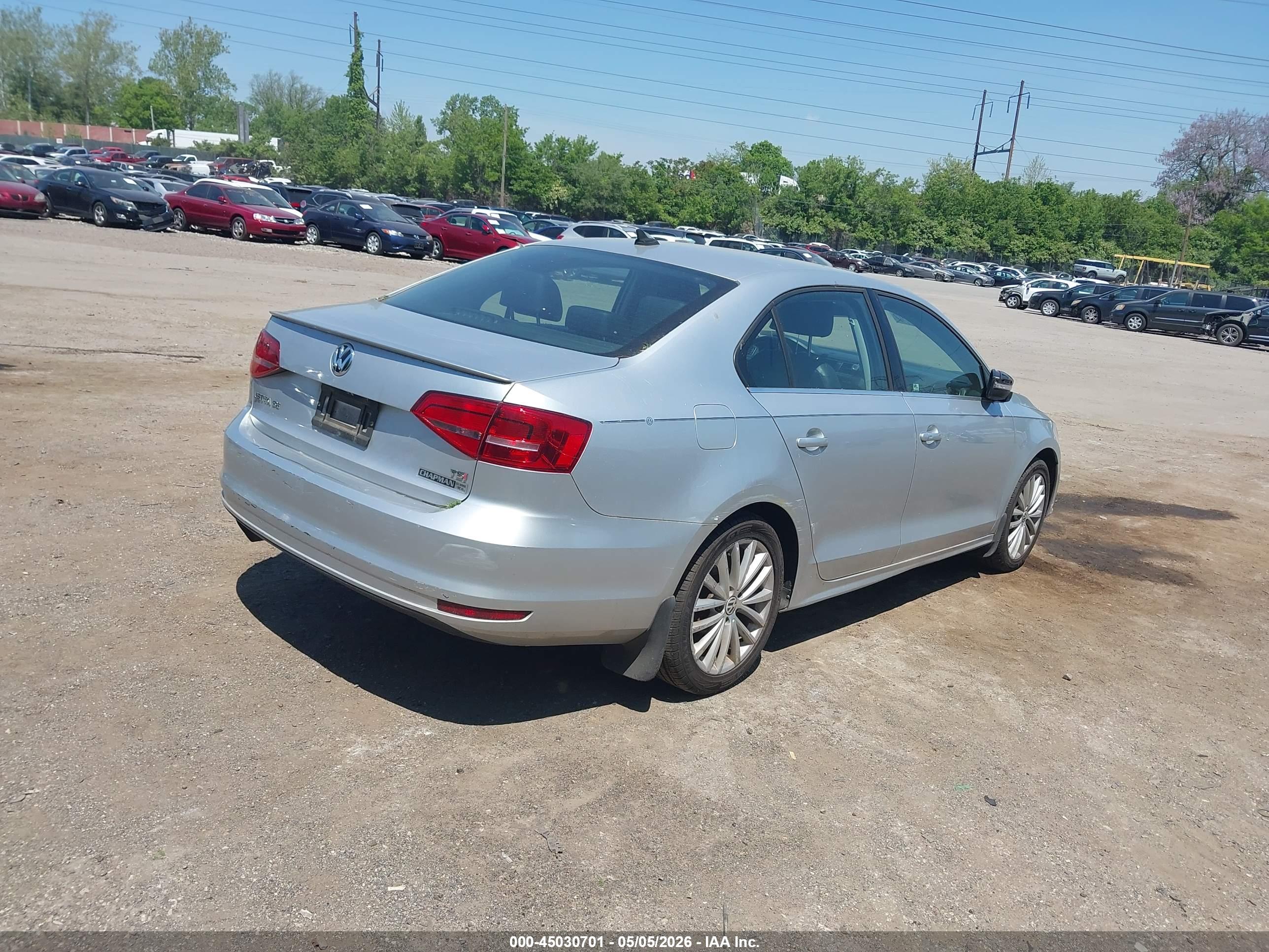 VOLKSWAGEN JETTA image 4