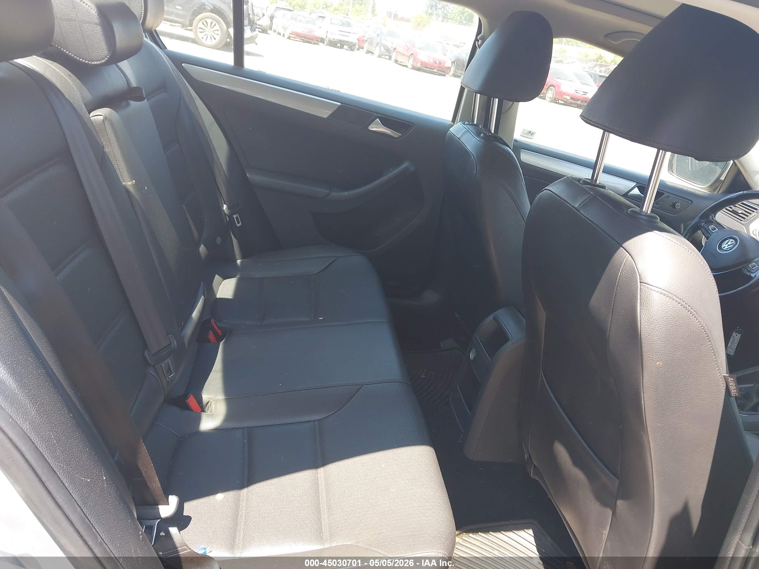 VOLKSWAGEN JETTA image 8