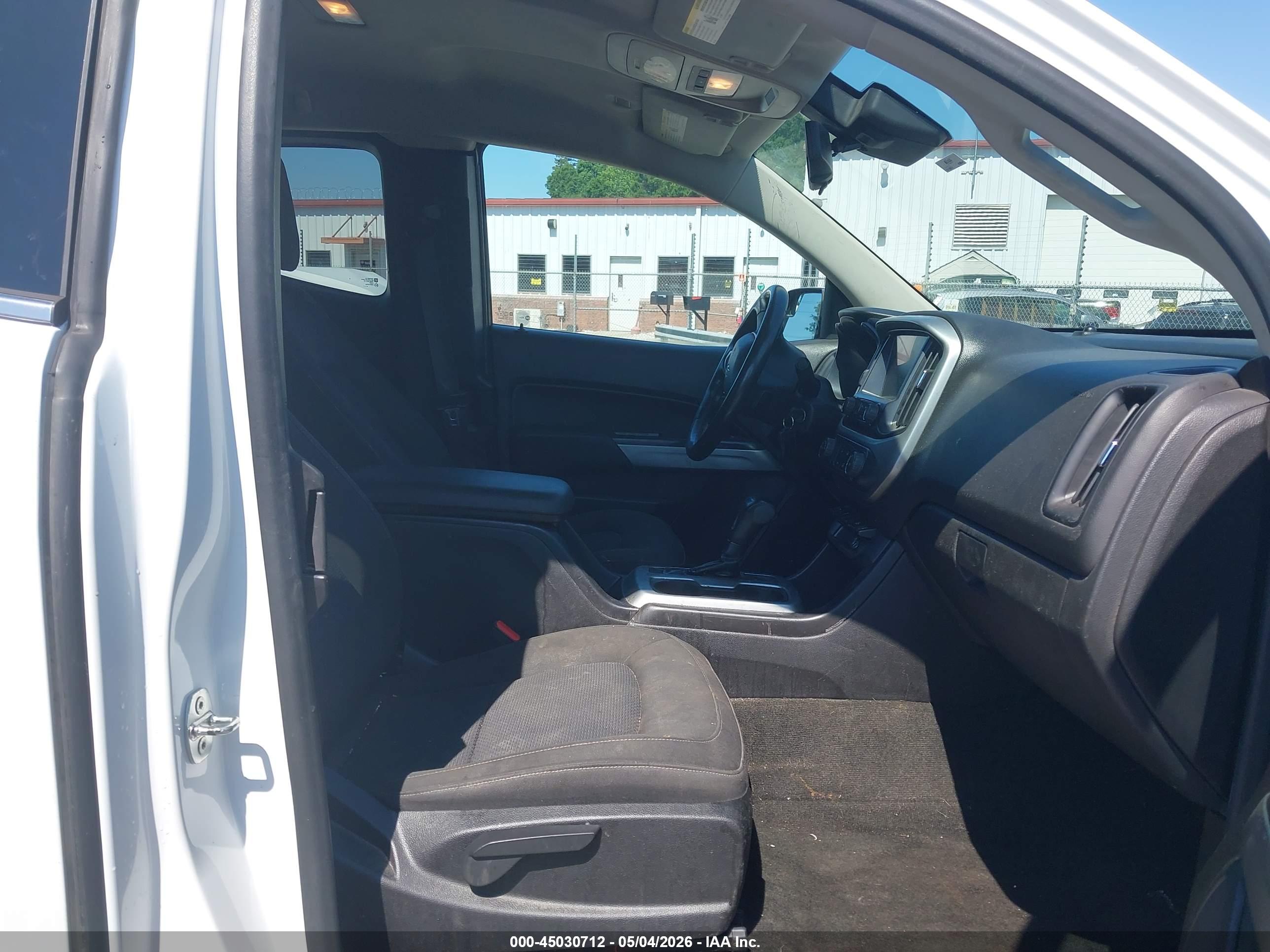 CHEVROLET COLORADO image 5