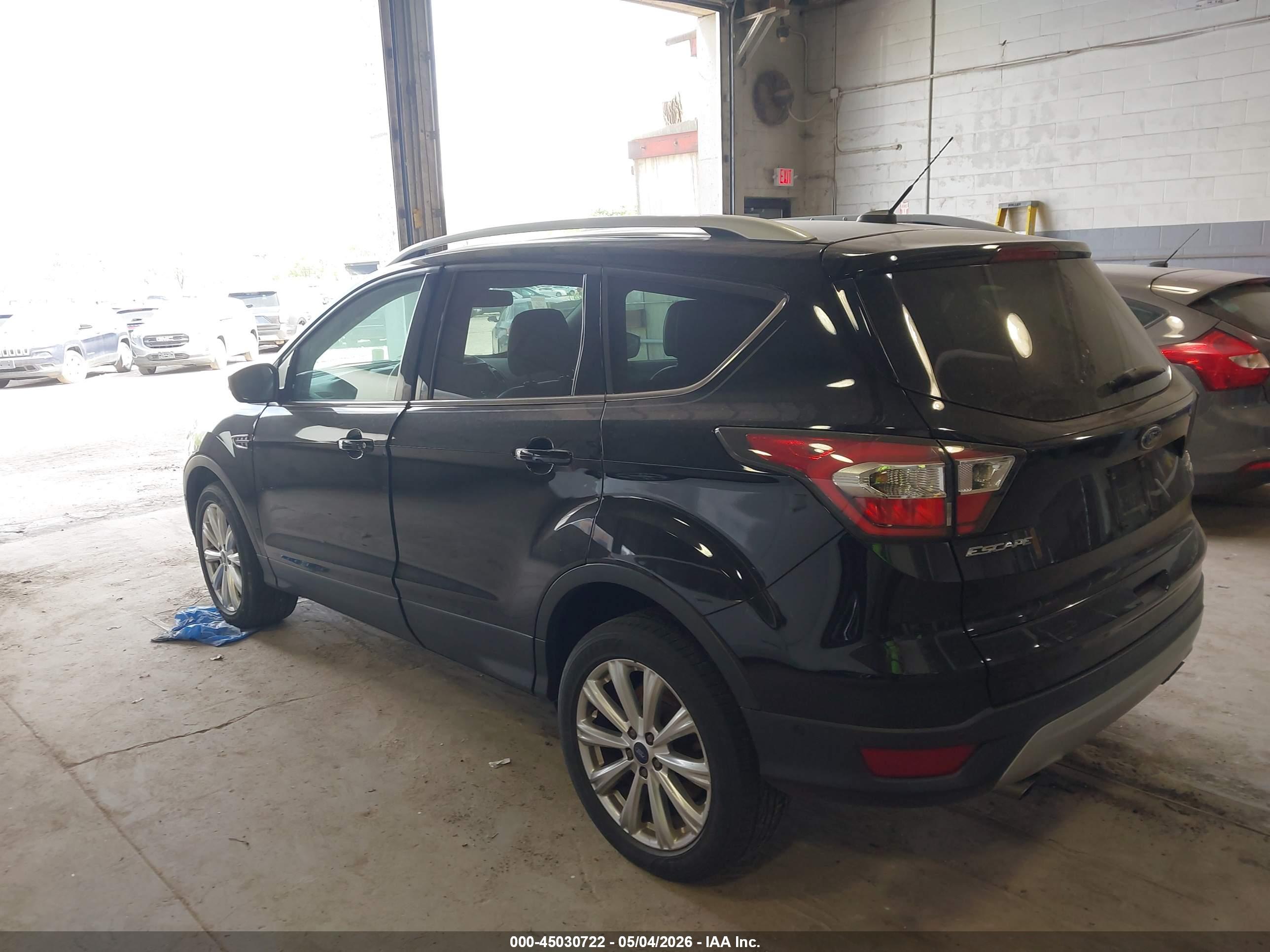 FORD ESCAPE image 3