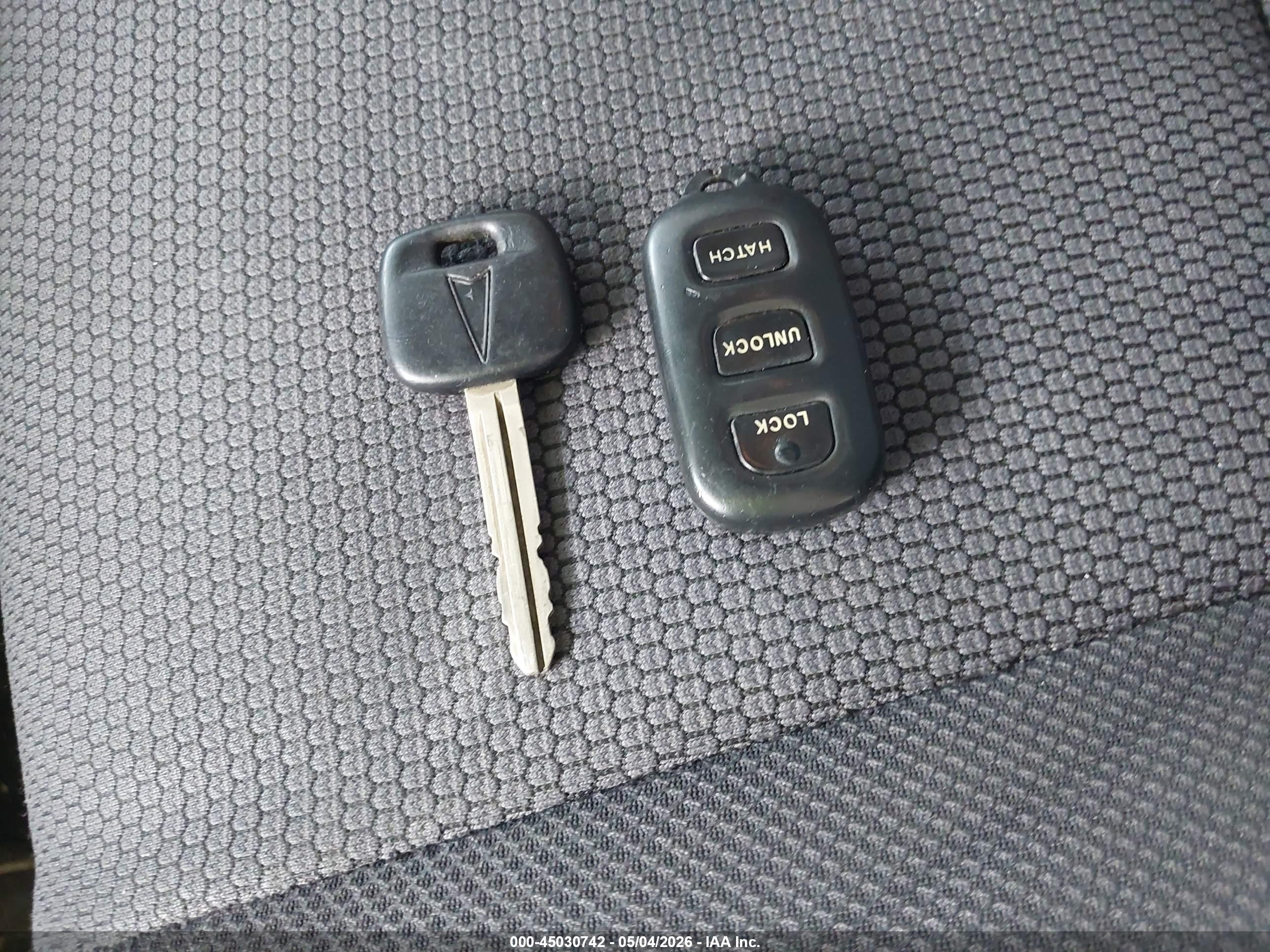 PONTIAC VIBE image 11