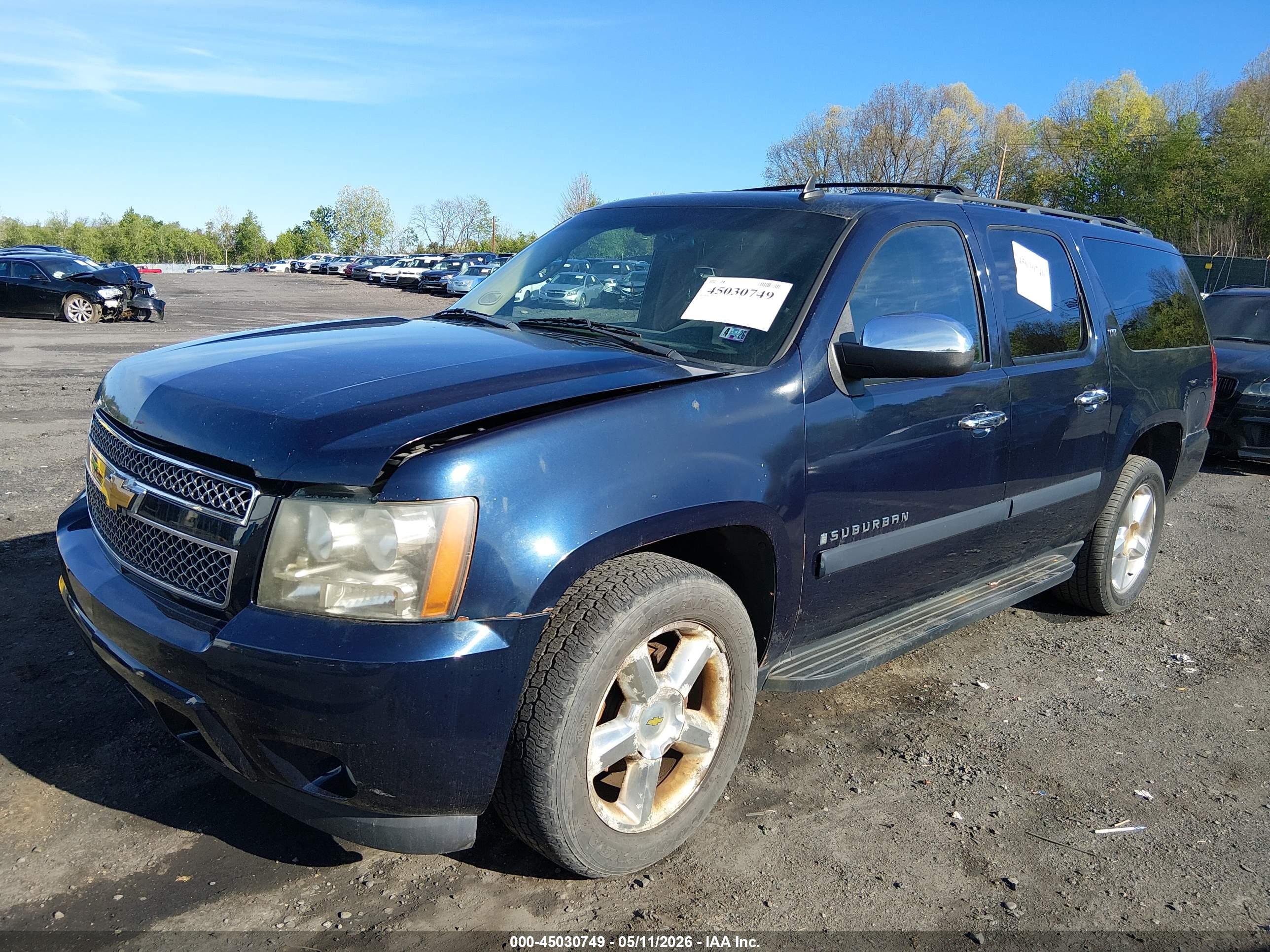 CHEVROLET SUBURBAN image 2