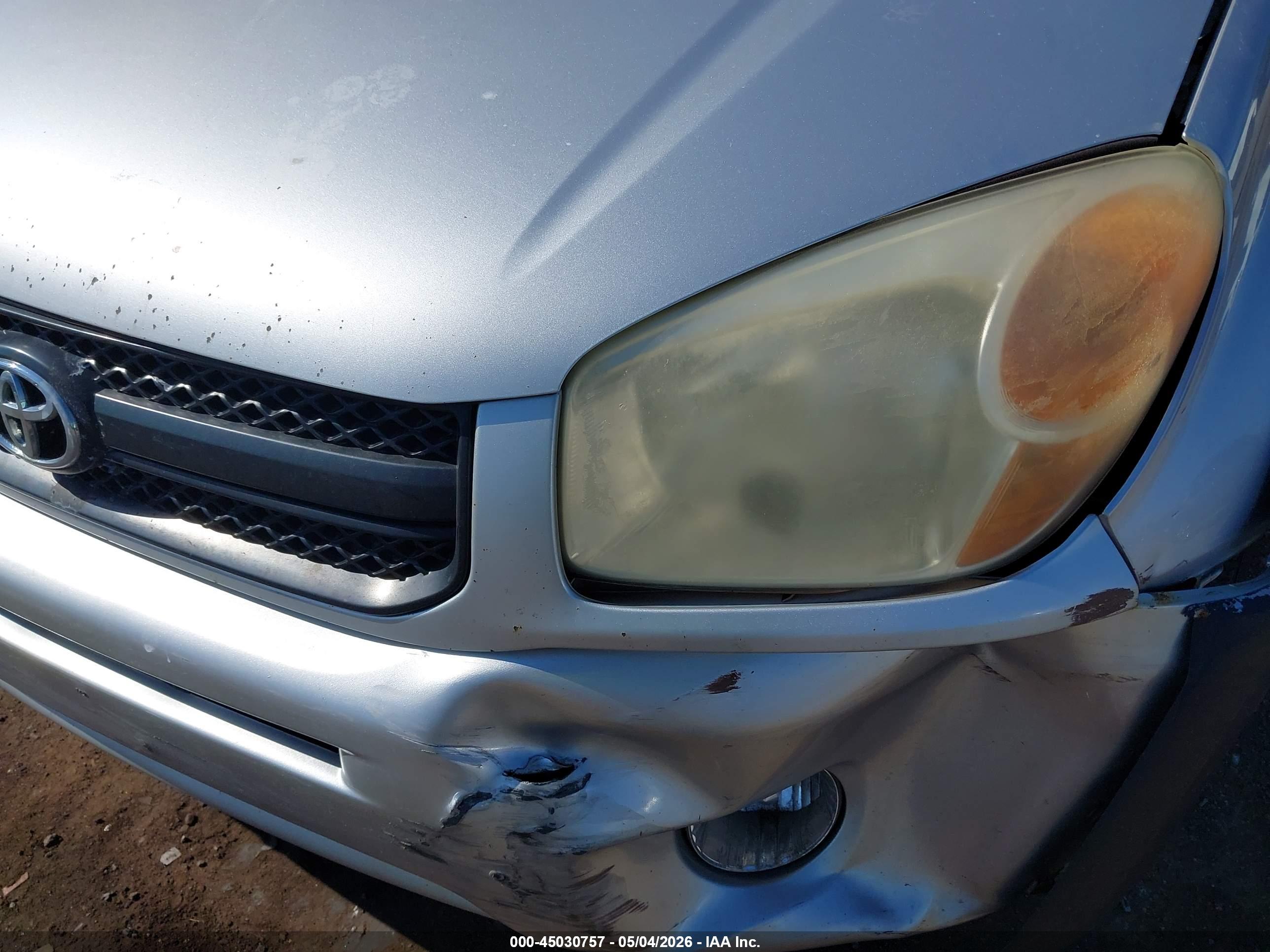 TOYOTA RAV4 image 10