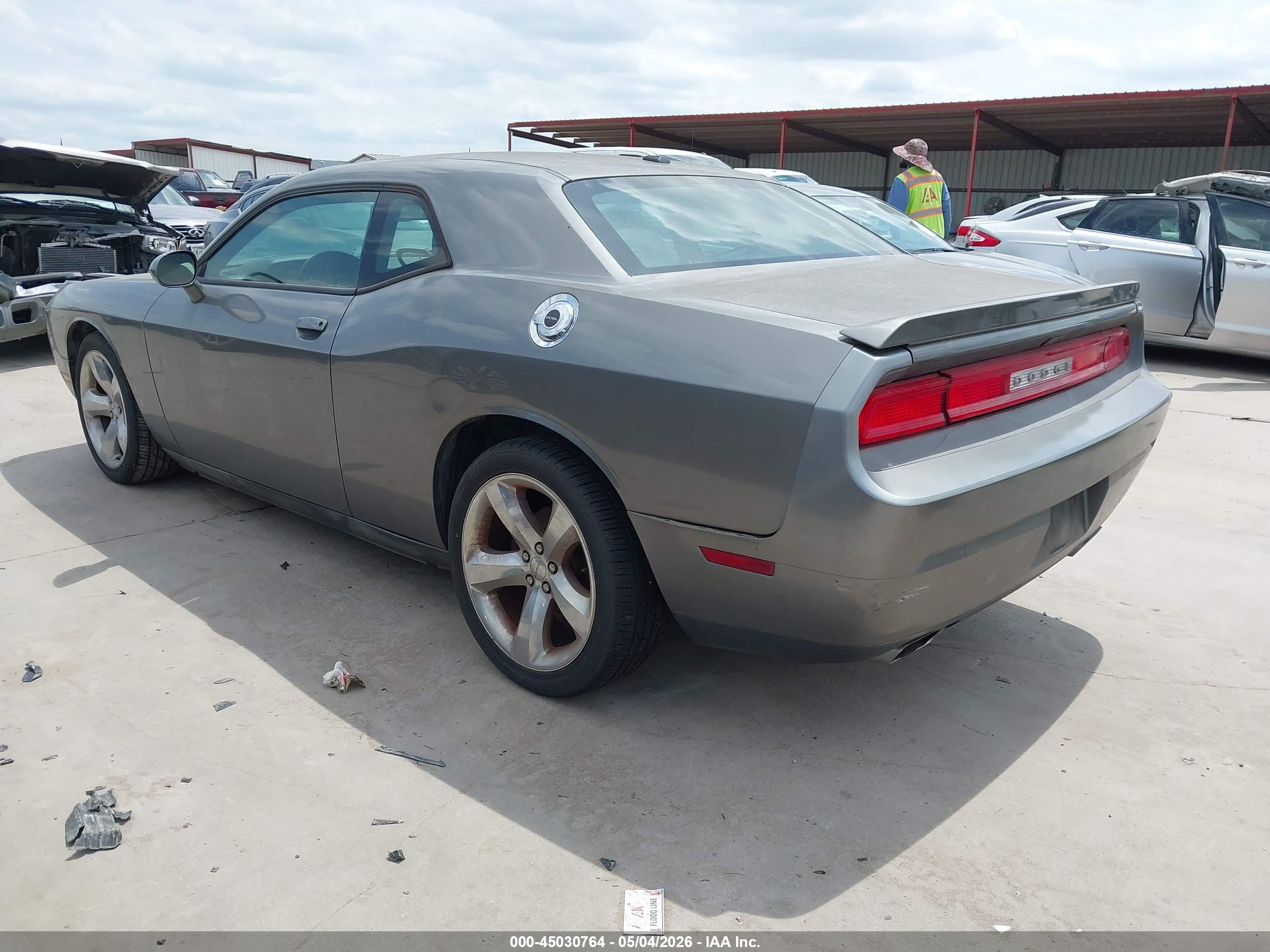 DODGE CHALLENGER image 3