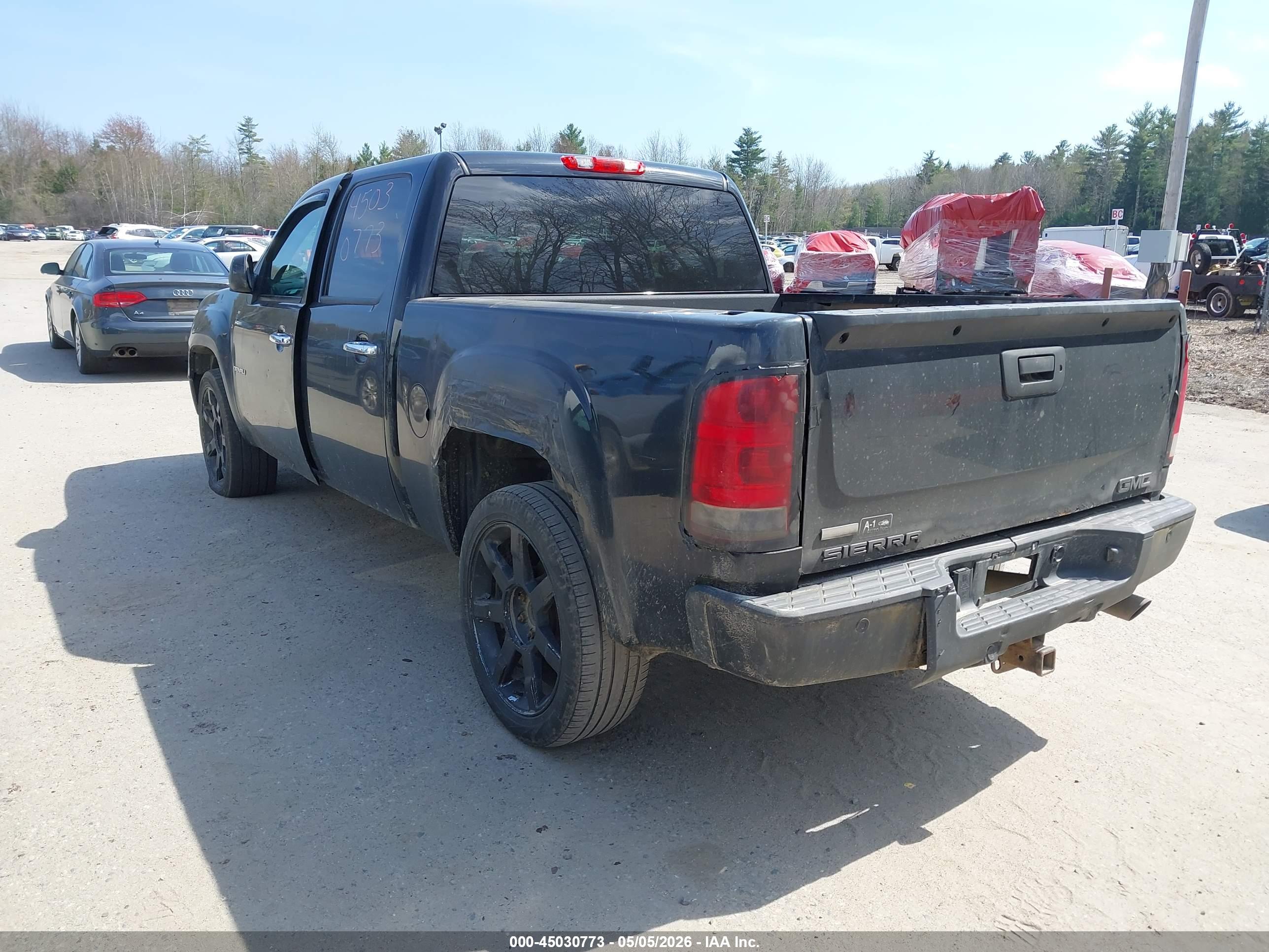 GMC SIERRA image 3