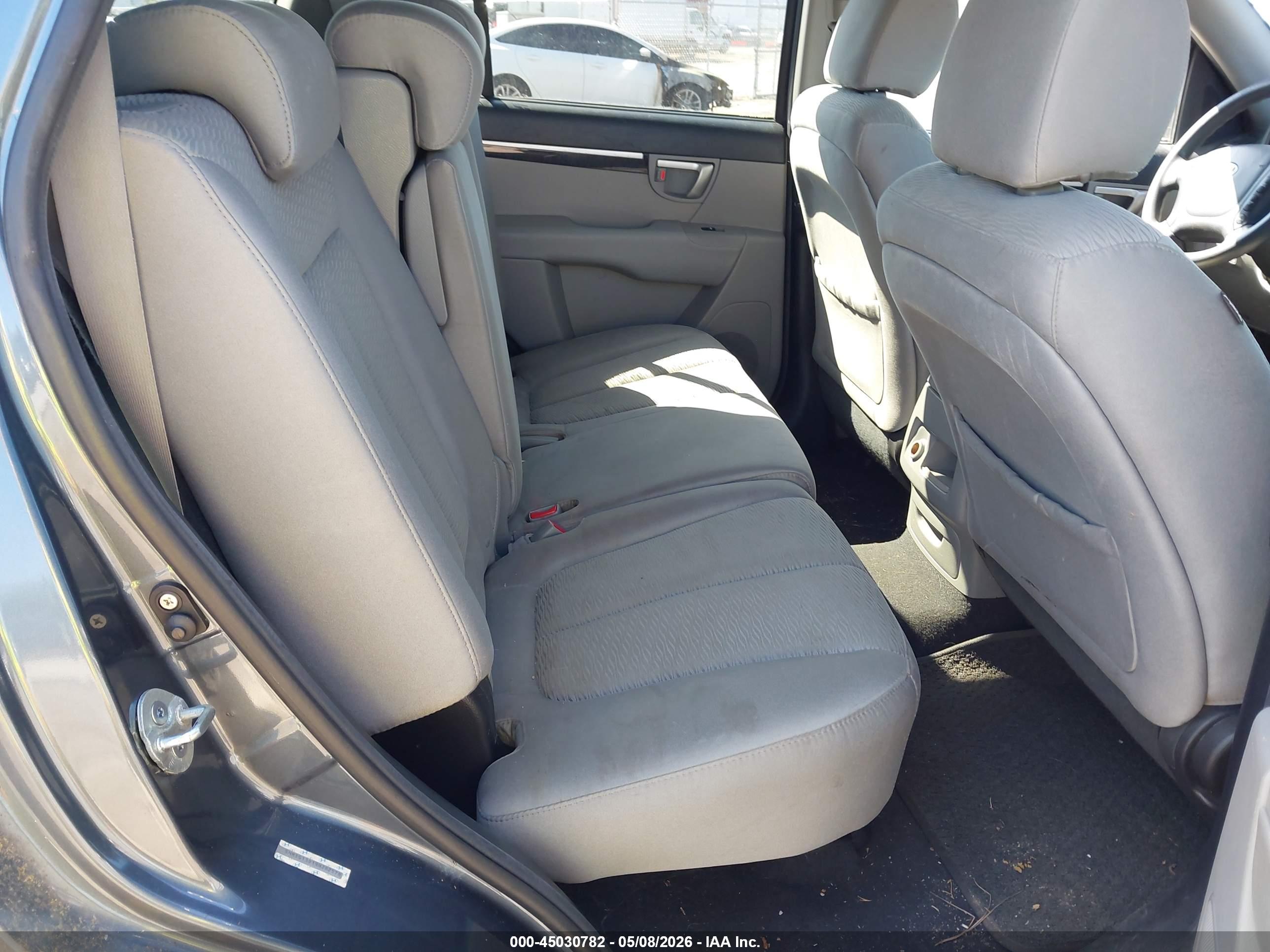 HYUNDAI SANTA image 8