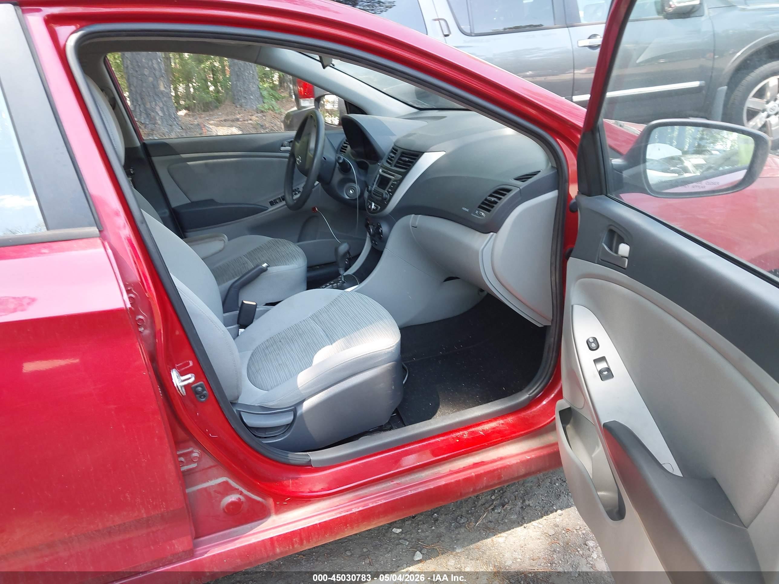 HYUNDAI ACCENT image 5