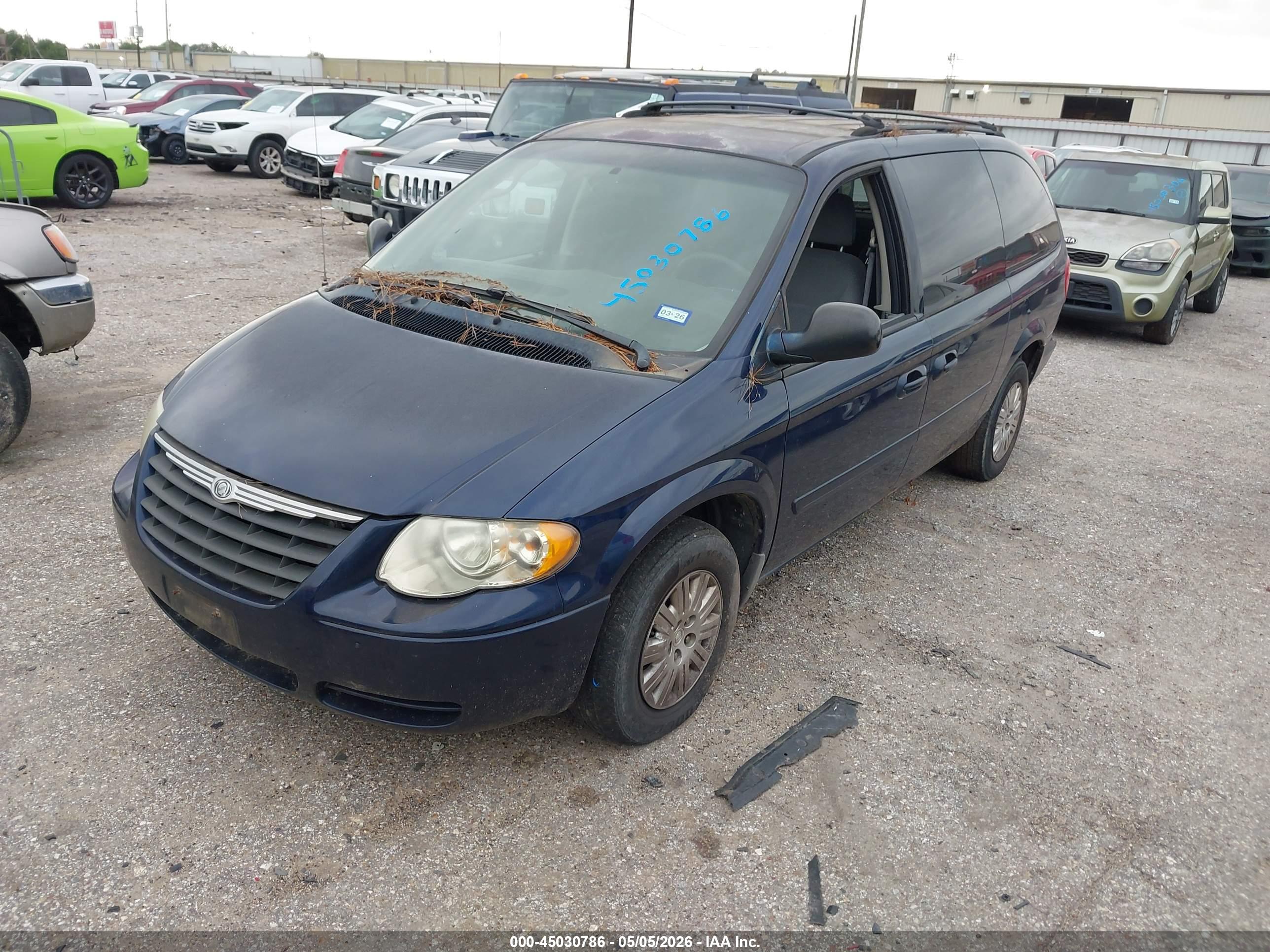 CHRYSLER TOWN image 2