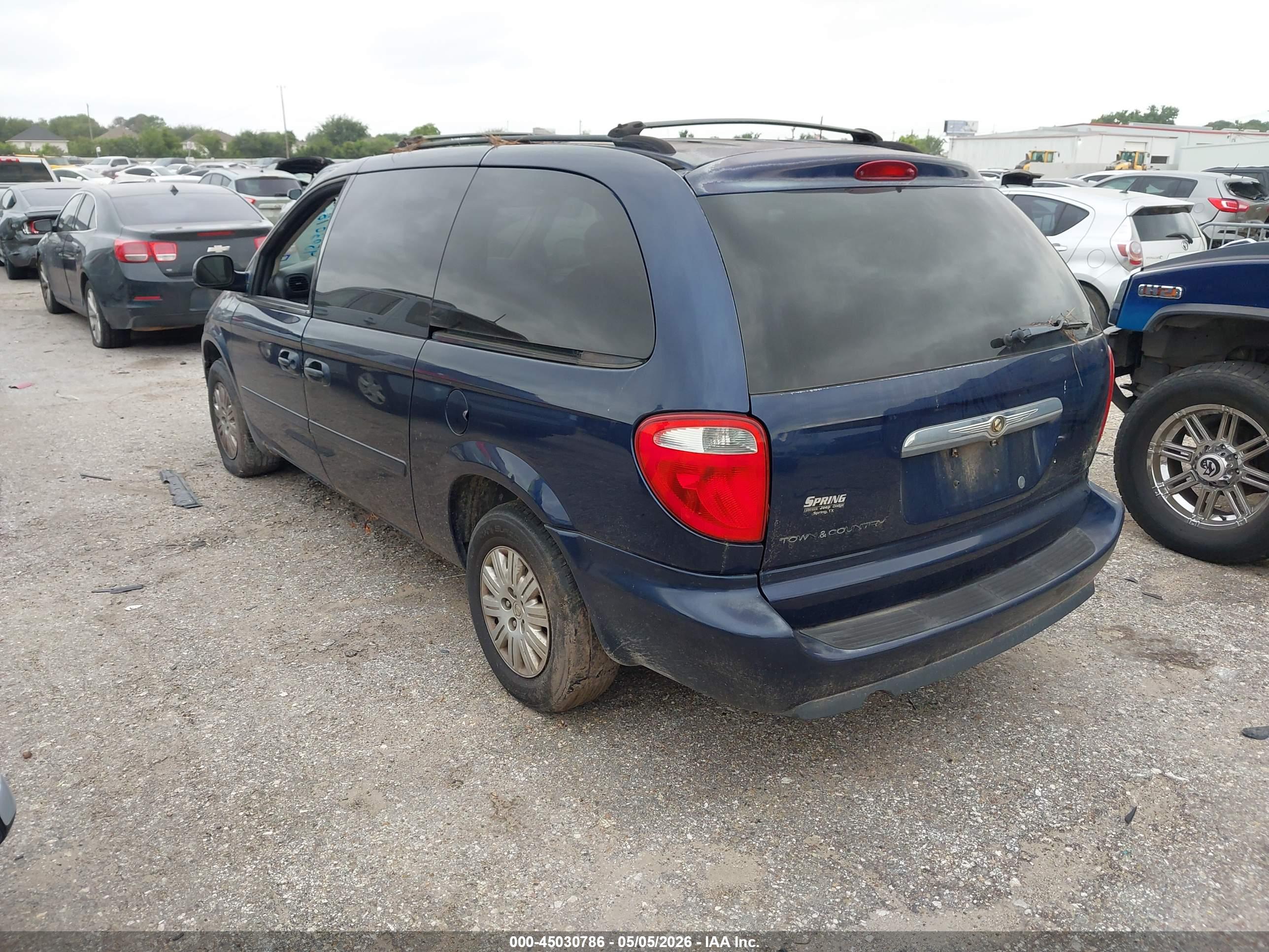 CHRYSLER TOWN image 3