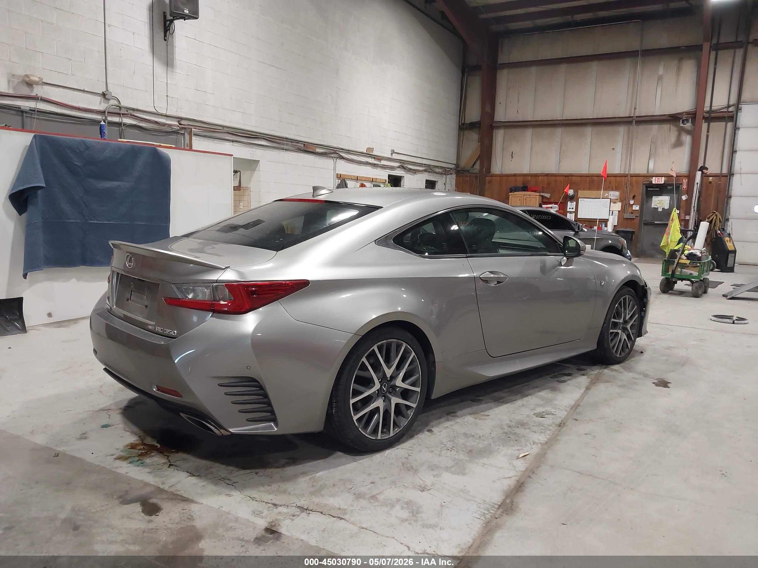 LEXUS RC image 4