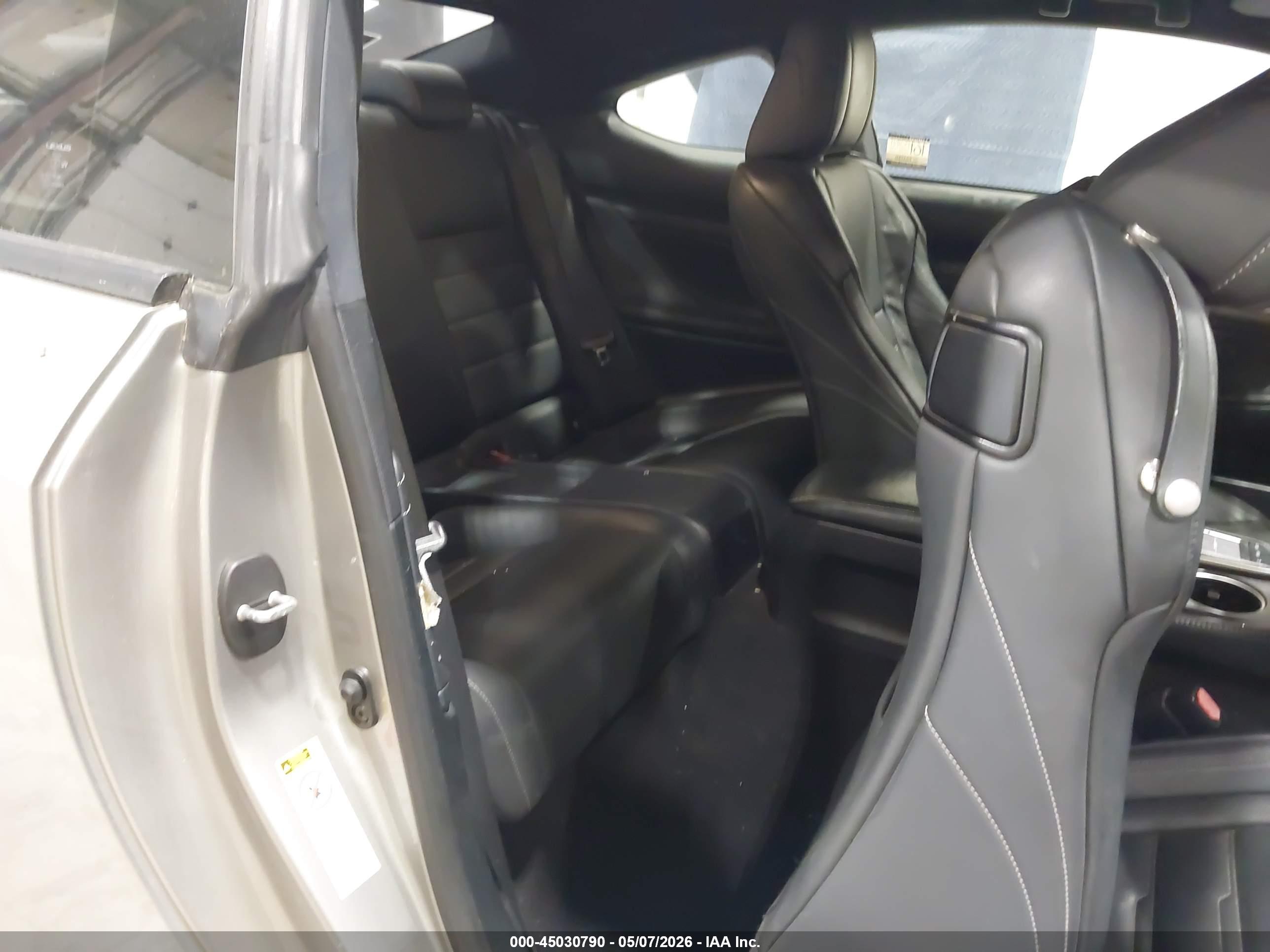 LEXUS RC image 8