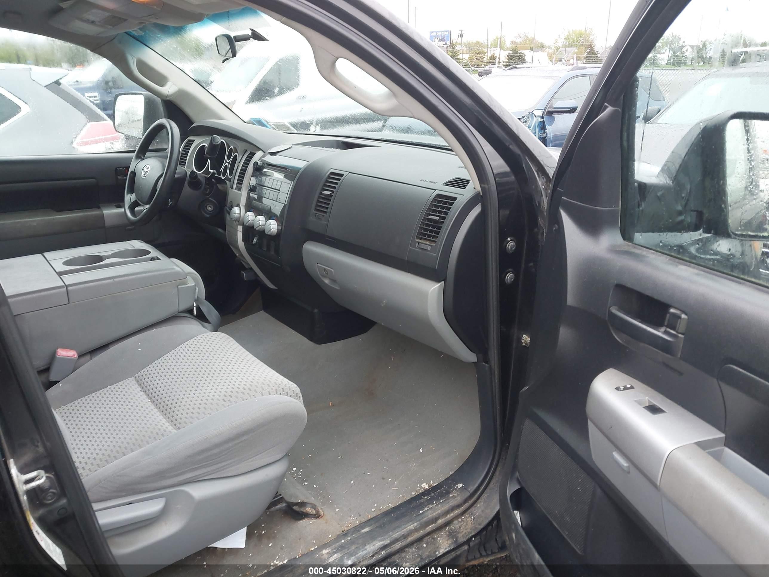 TOYOTA TUNDRA image 5