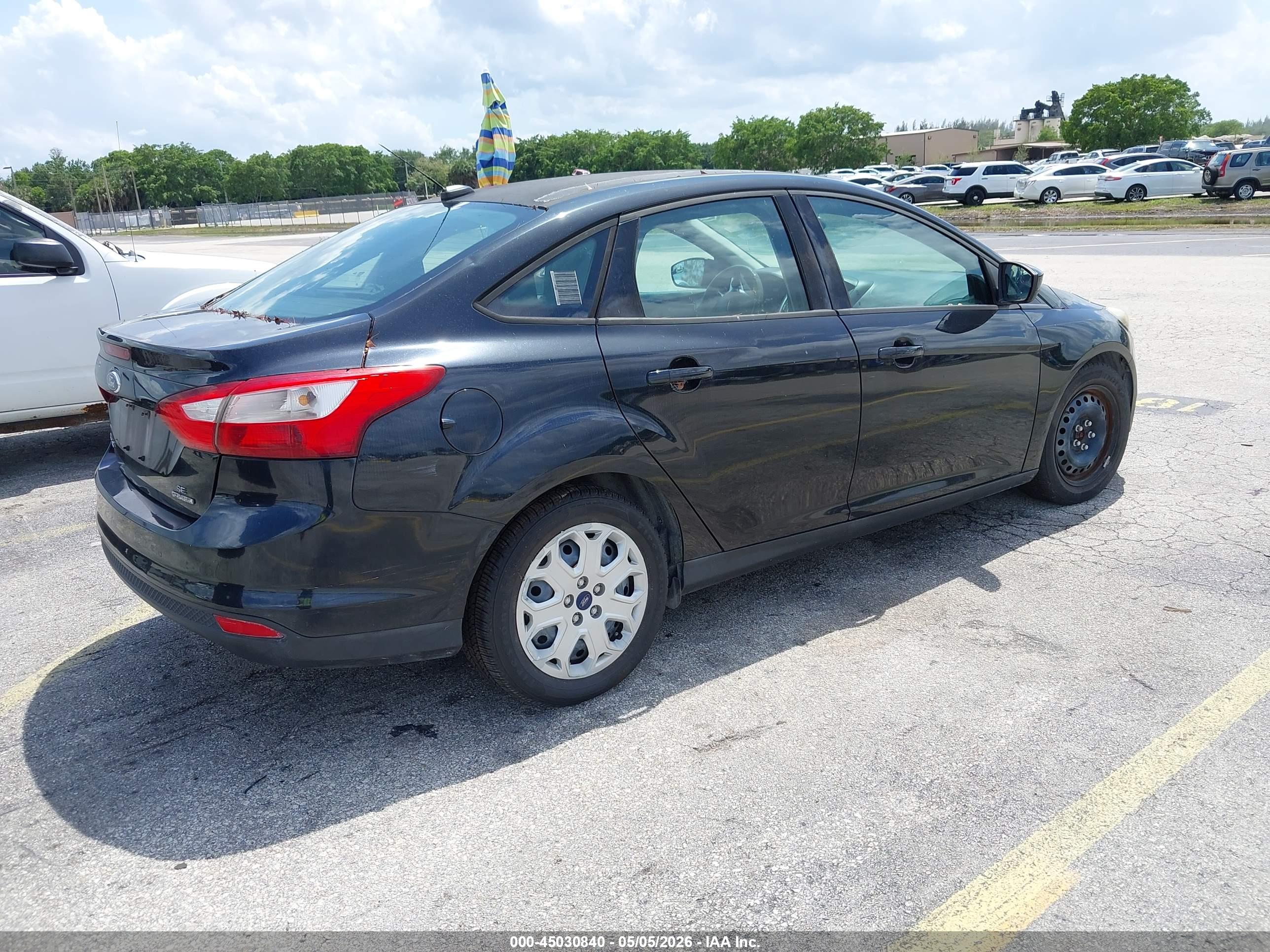 FORD FOCUS image 4