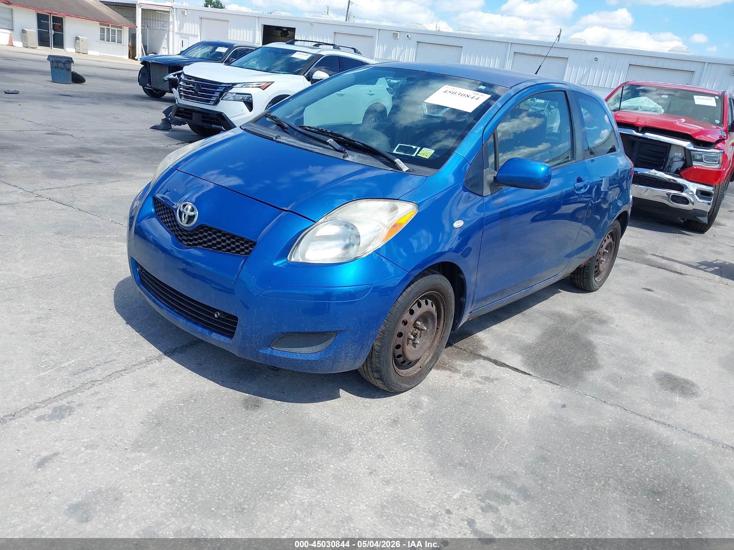TOYOTA YARIS image 2
