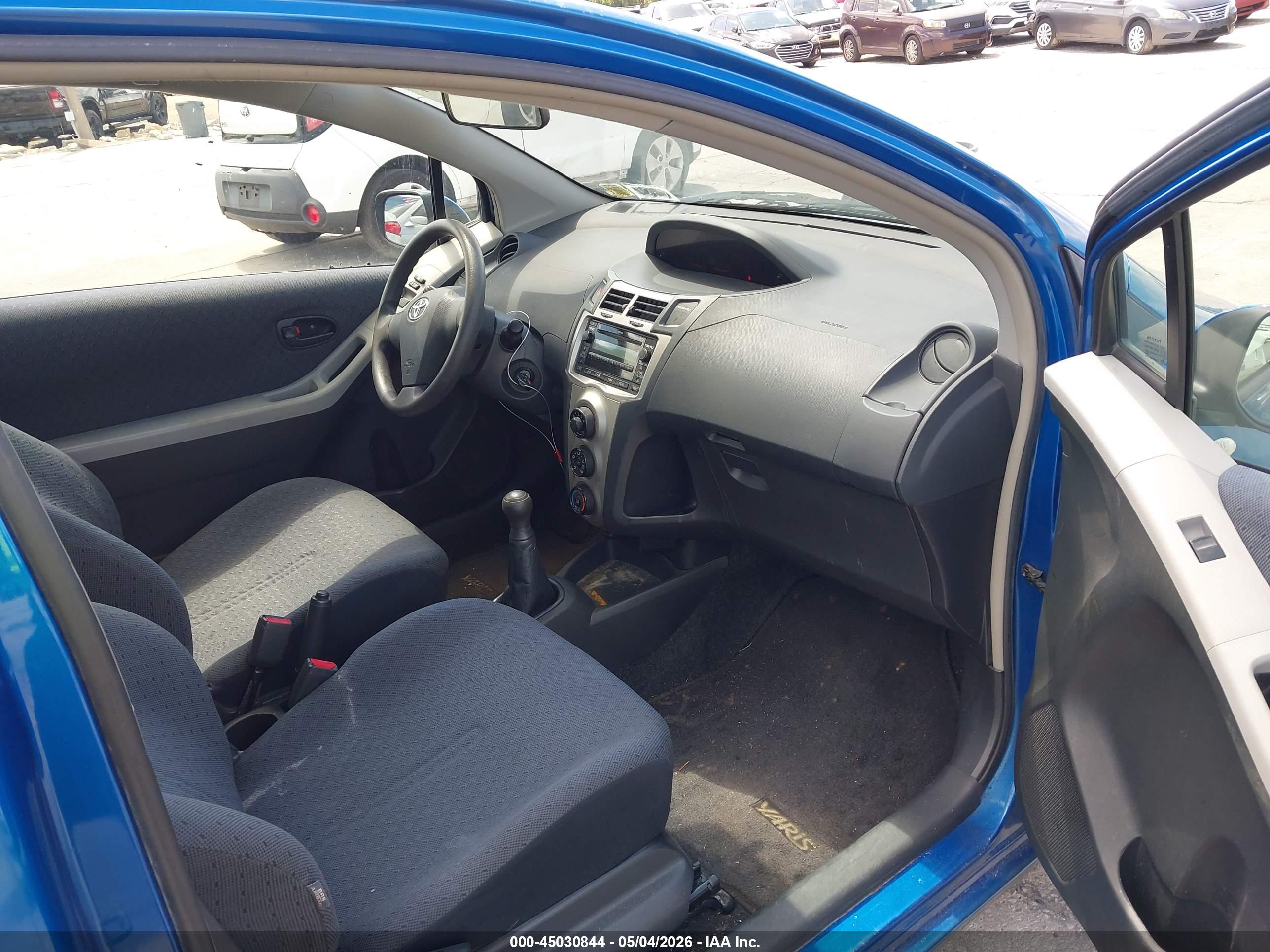 TOYOTA YARIS image 5