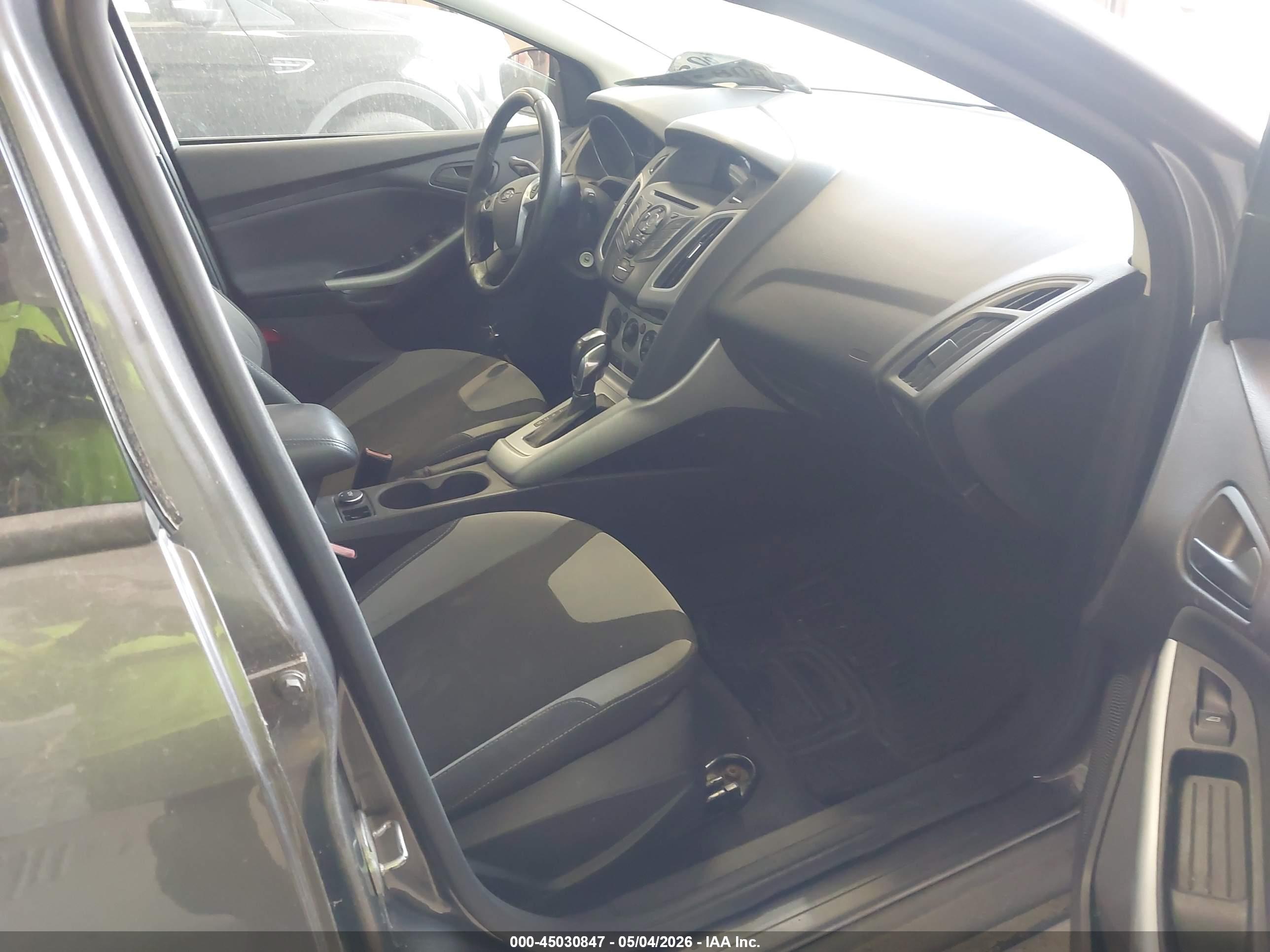 FORD FOCUS image 5