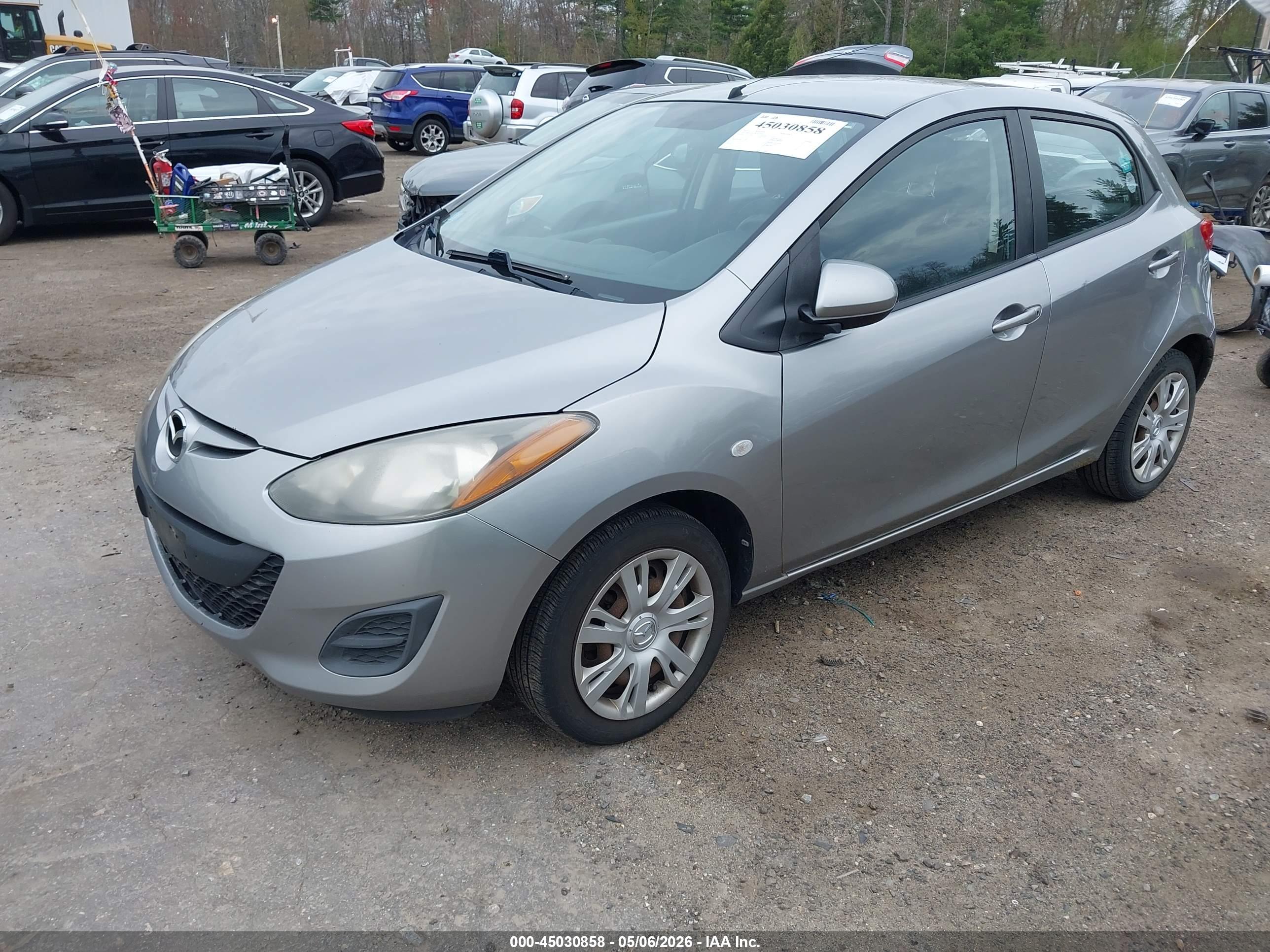 MAZDA MAZDA2 image 2