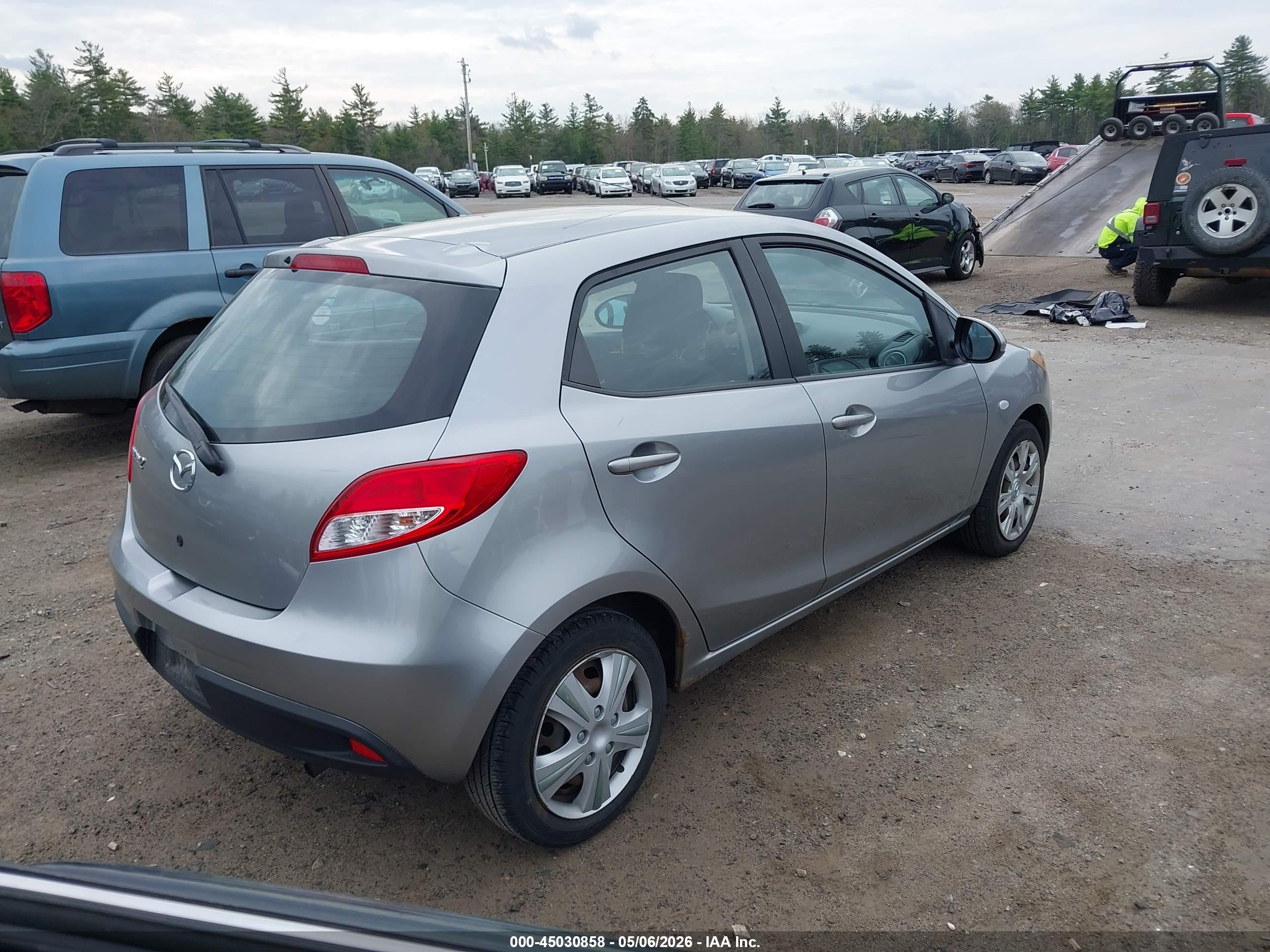 MAZDA MAZDA2 image 4