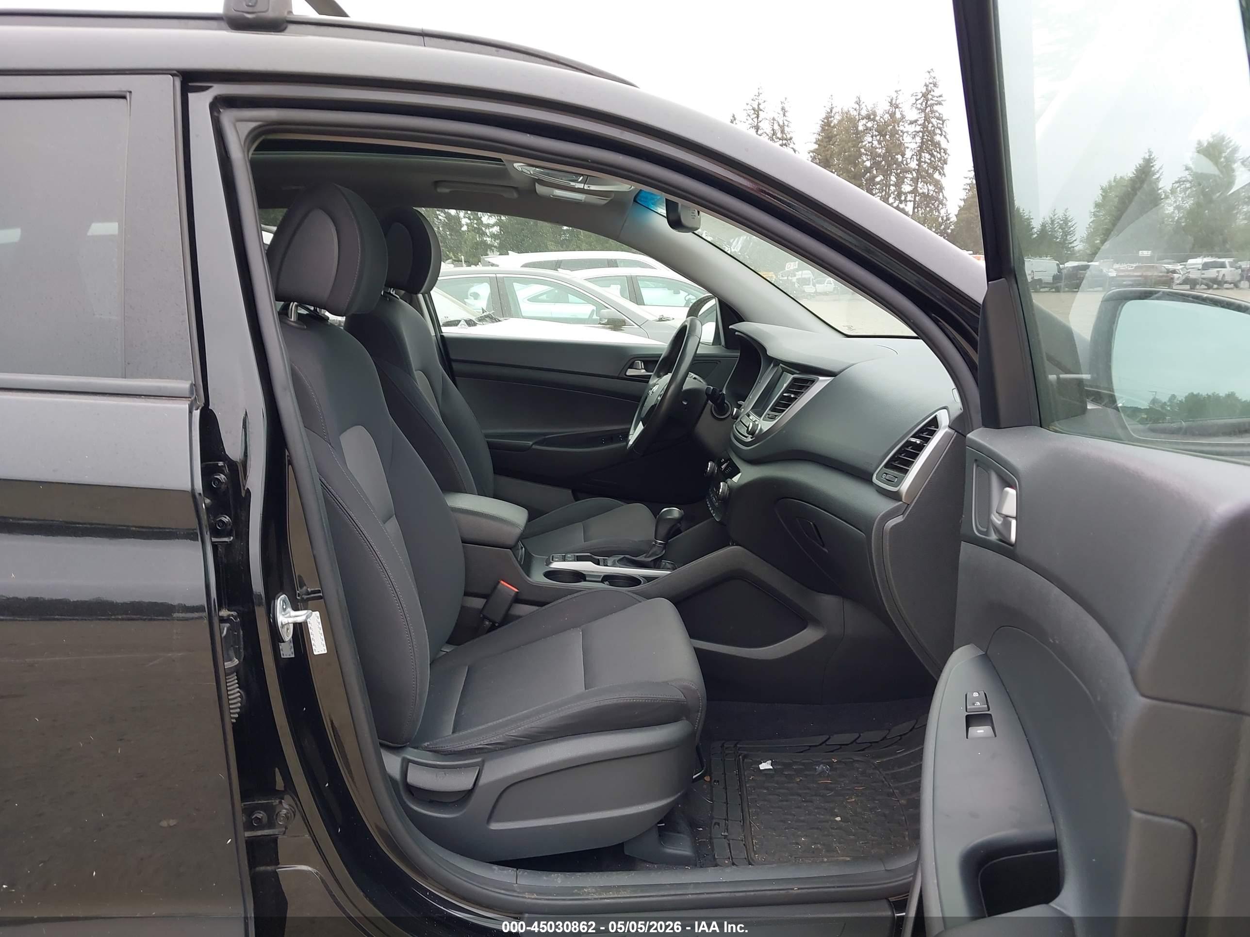 HYUNDAI TUCSON image 5