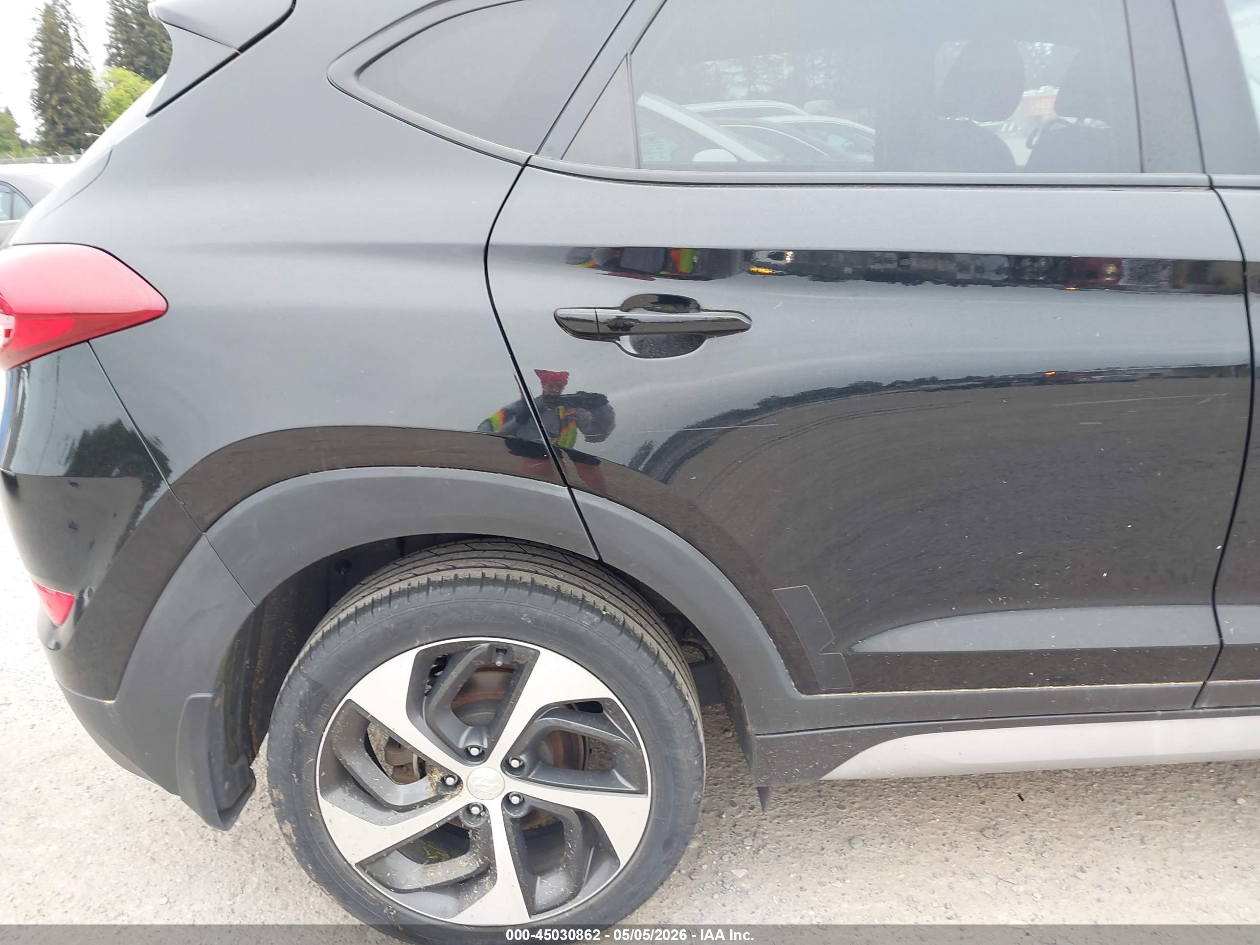 HYUNDAI TUCSON image 6