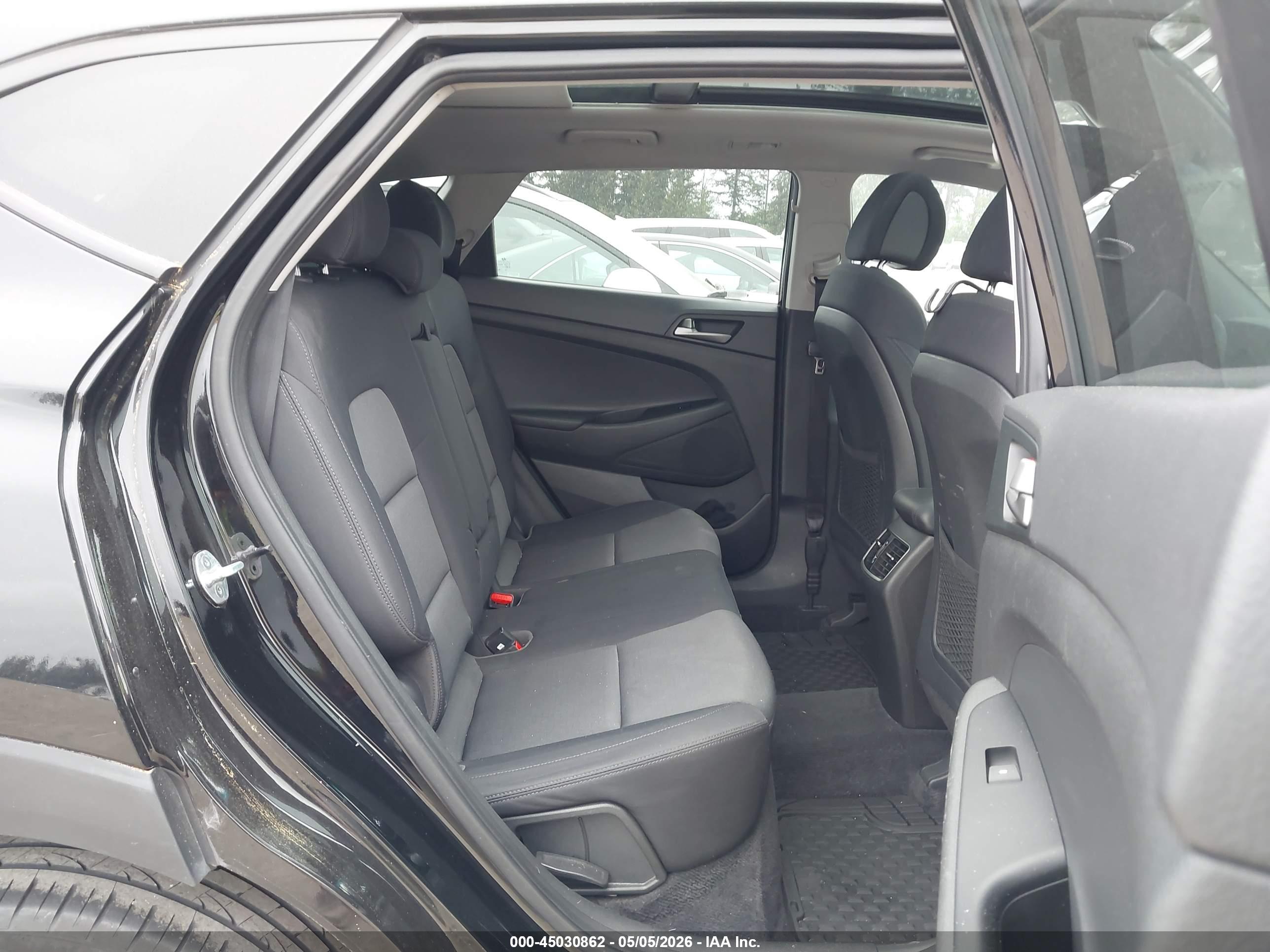 HYUNDAI TUCSON image 8