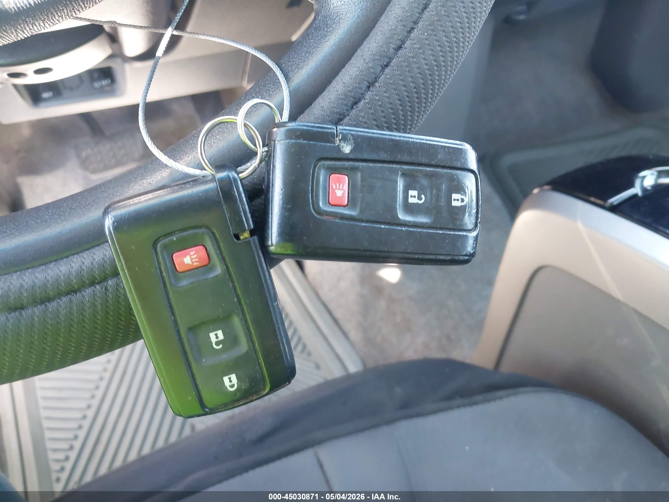 TOYOTA PRIUS image 11
