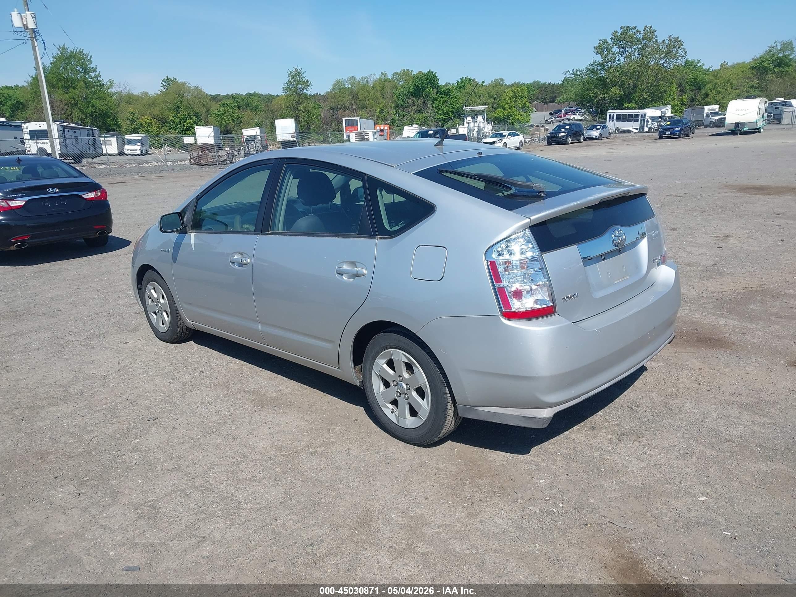 TOYOTA PRIUS image 3
