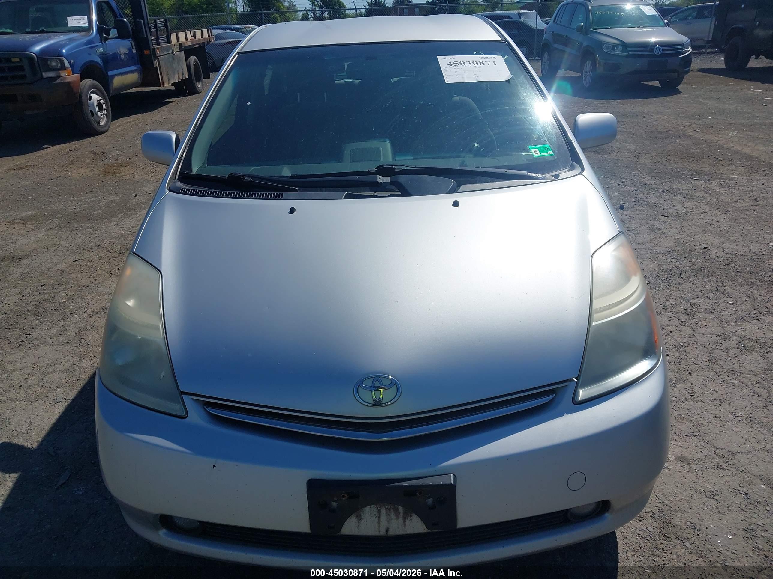 TOYOTA PRIUS image 6