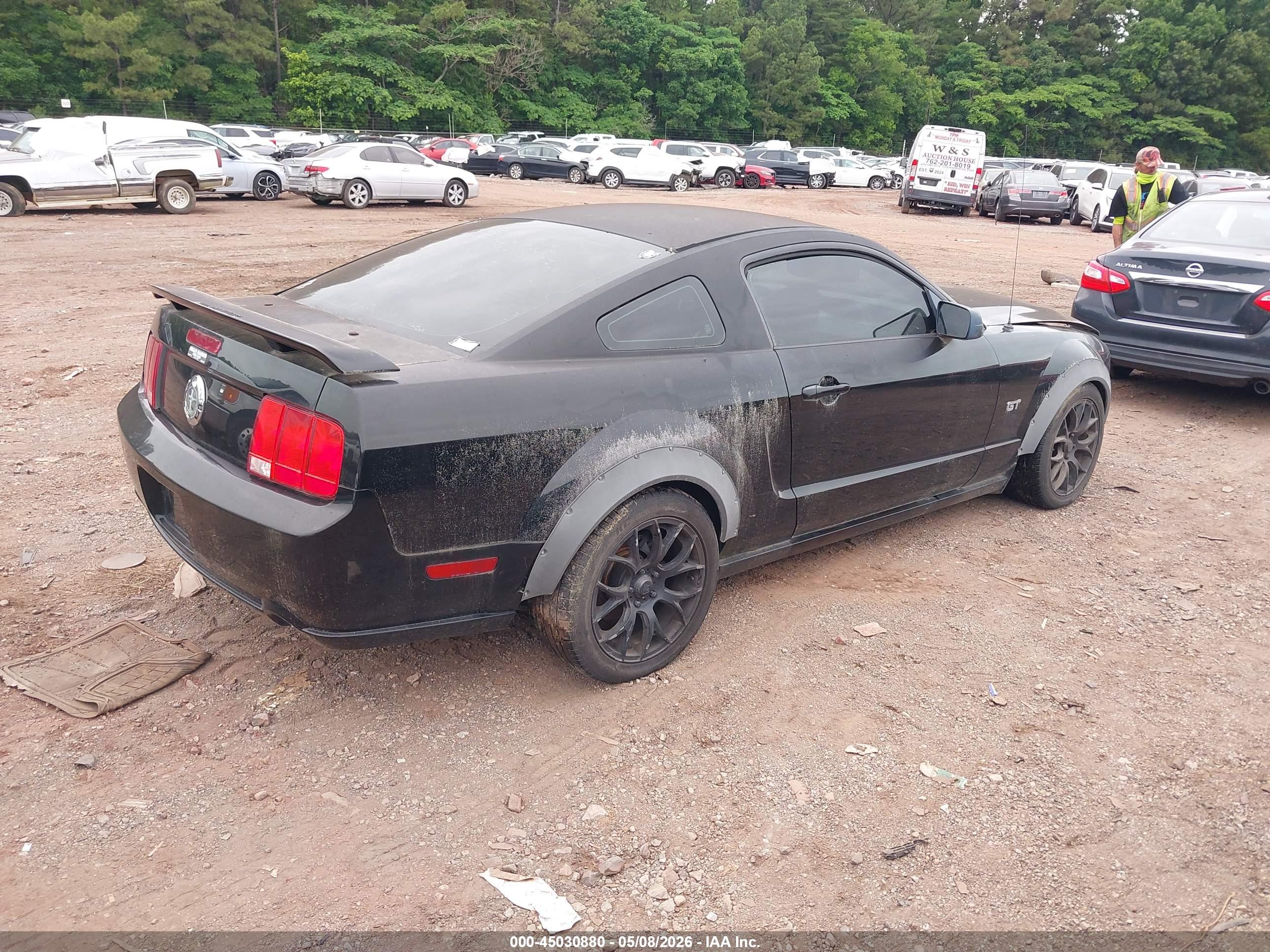 FORD MUSTANG image 4