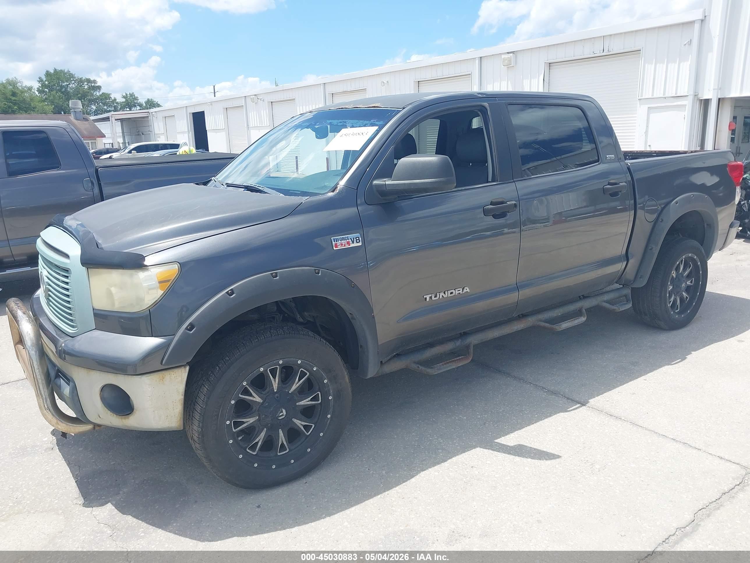 TOYOTA TUNDRA image 2