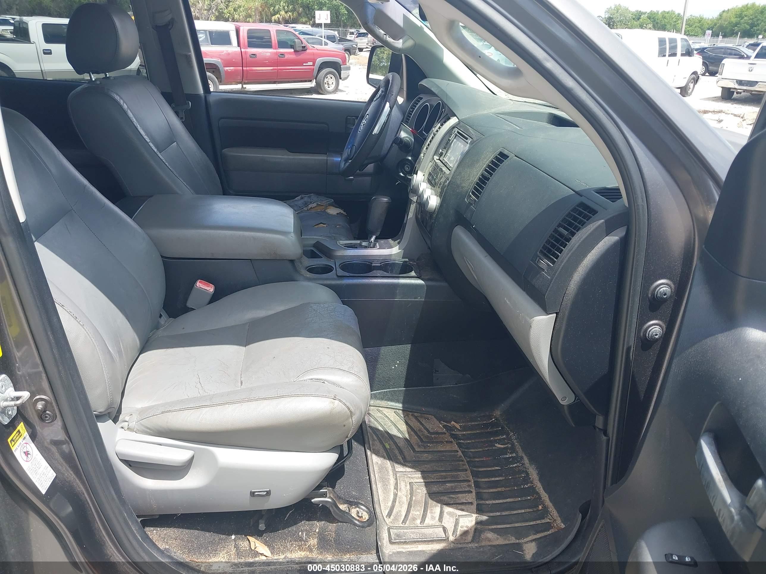 TOYOTA TUNDRA image 5